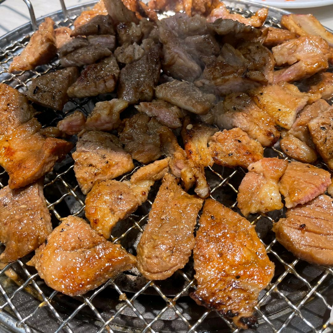 양념갈비 맛나요:) 무한리필이라 아이들과 배부르게 먹었어요. 갈비버거도 취향대로 만들어 먹