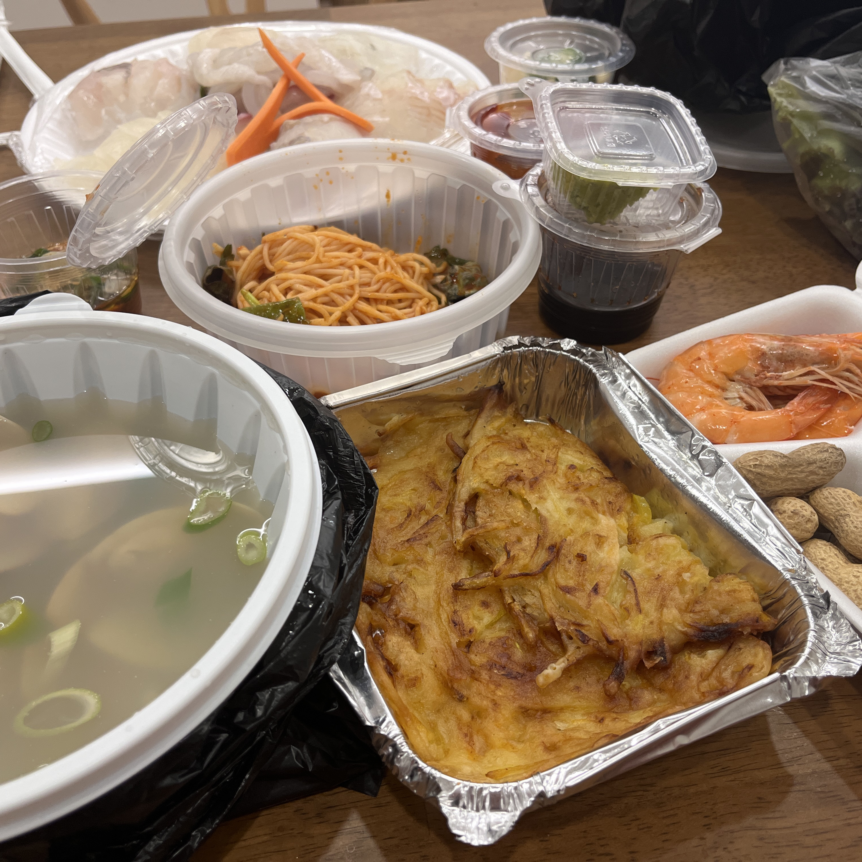 포장해서 먹었어요!반찬도 많구 양도 많아서 배부르게 잘 먹었습니다!다음에 송정 놀러오면 또