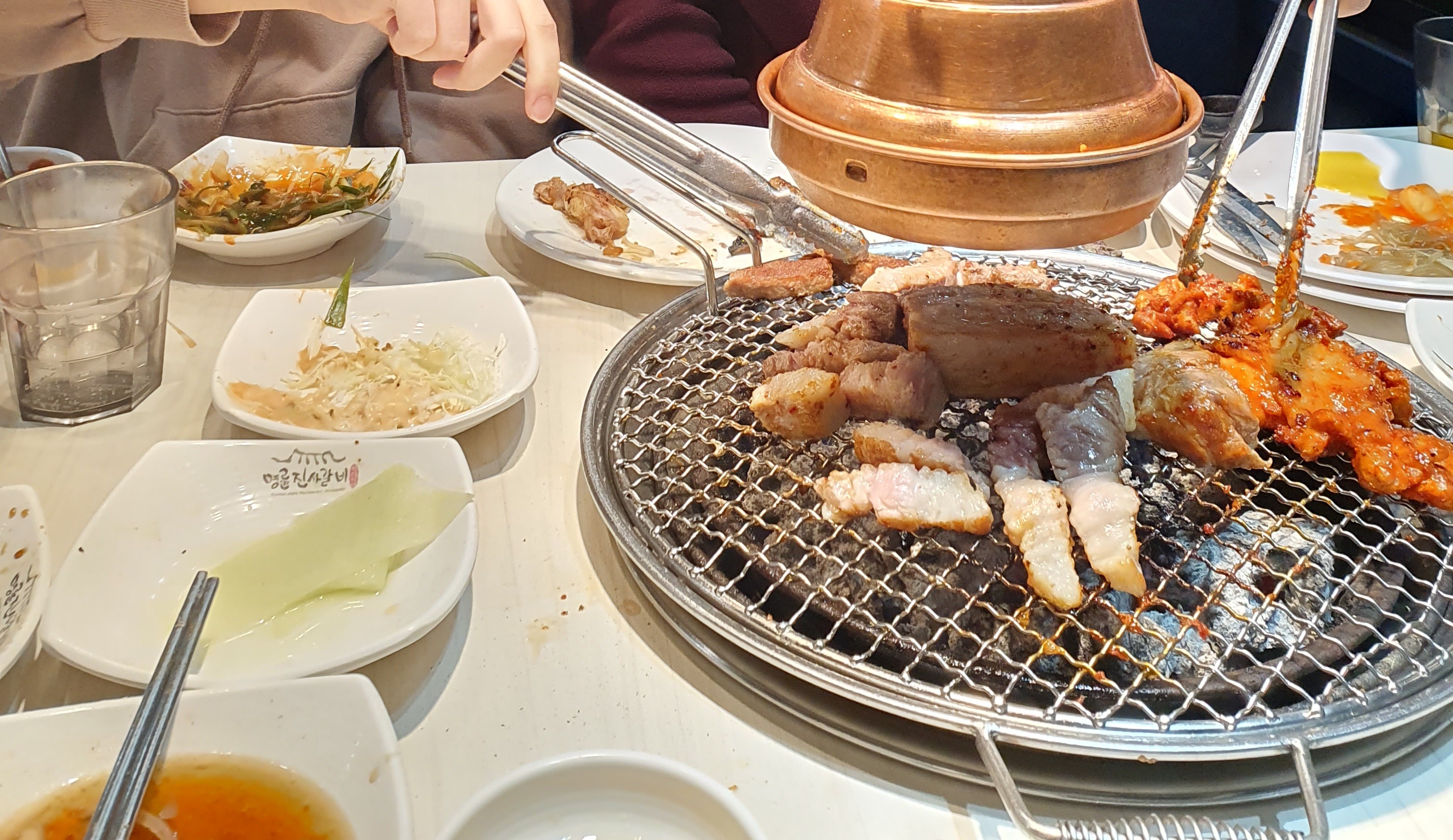 오랜만에 방문했어요.잘 먹고 갑니다. 창가 쪽이라 추운추우듯 ㅜ - 솔샘역 맛집 명륜진사갈비 서울미아점