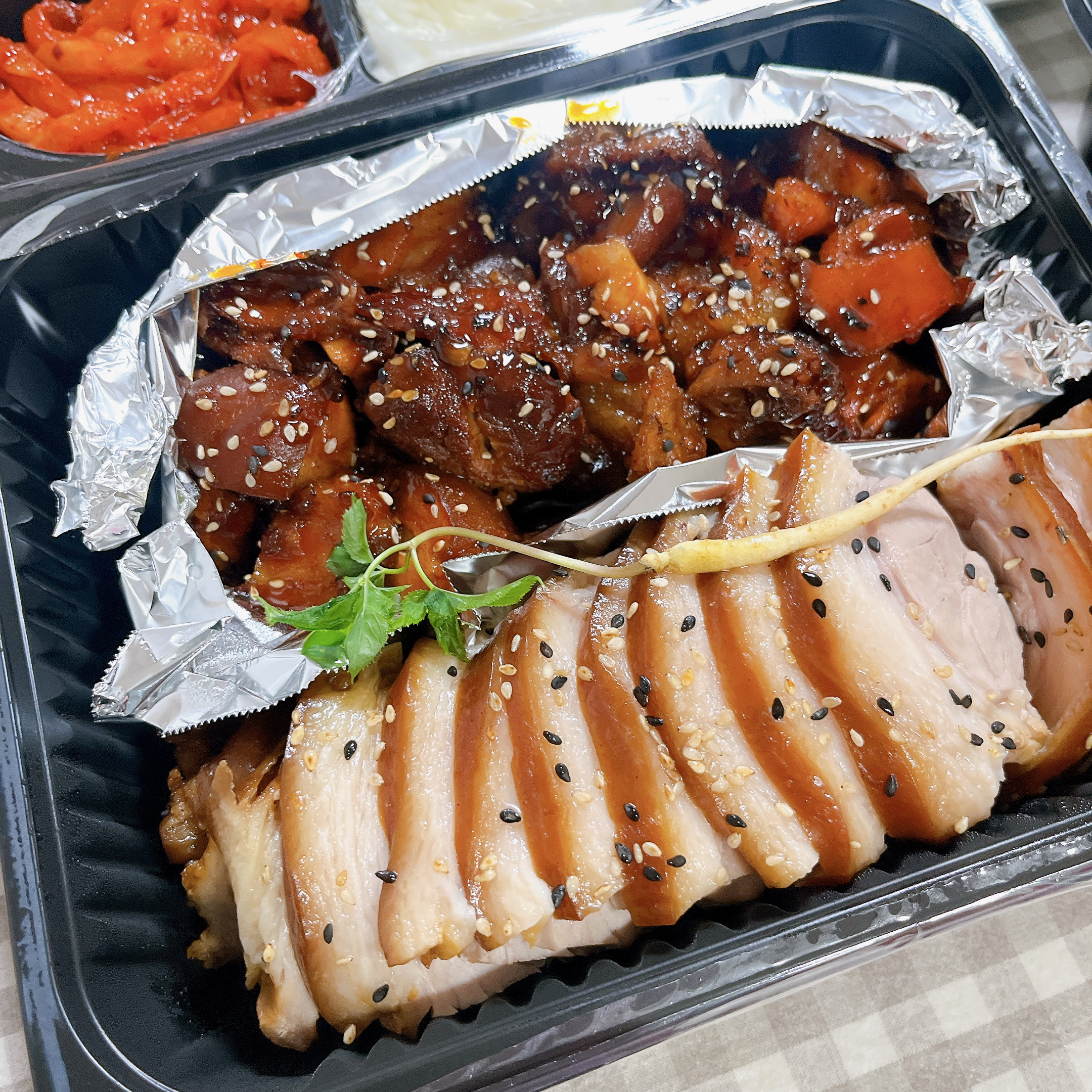 불족향 너무 좋고 양도 적당해서 배달이나 포장! 직접가서 드셔도 너무 좋네용! ㅎ 족발 야