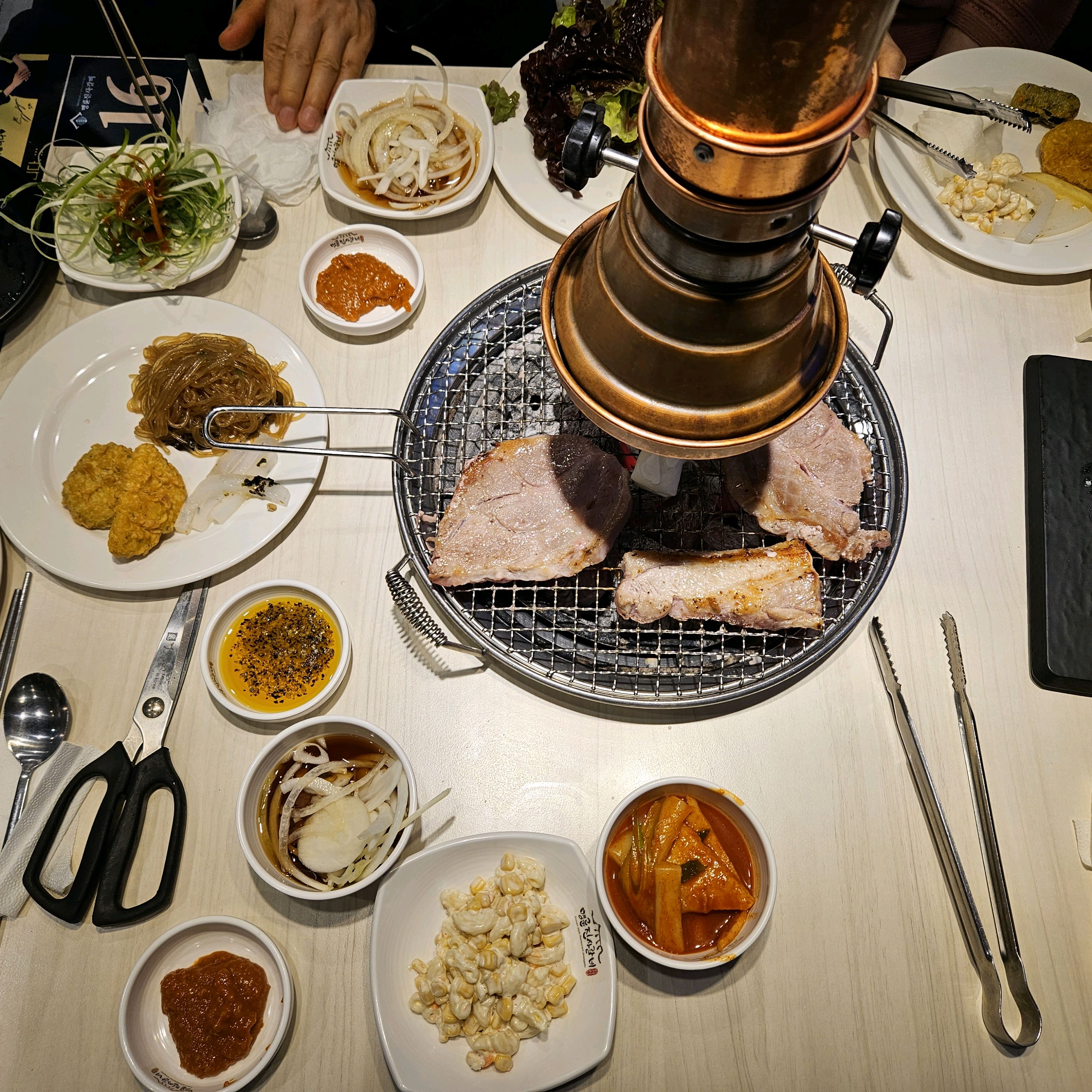 가족과 함께 방문했어요! 고기 하나 하나 다 맛있어용 - 영통역 맛집 명륜진사갈비 수원영통역점