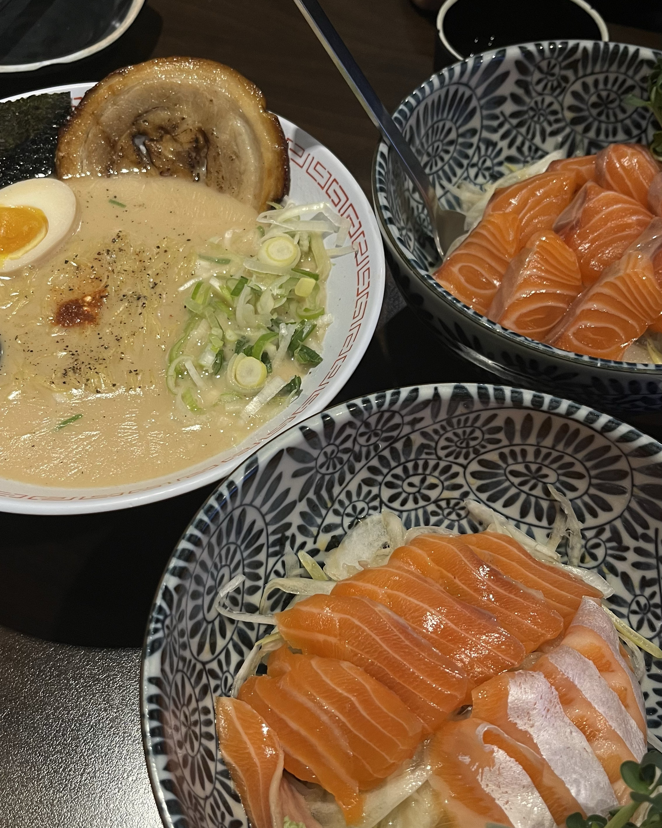 친규가 추천해줘서 왔는데 연어사 싱싱하고 맛있네여 다음에 또 올게요! - 천호동 맛집 스키마야 천호본점