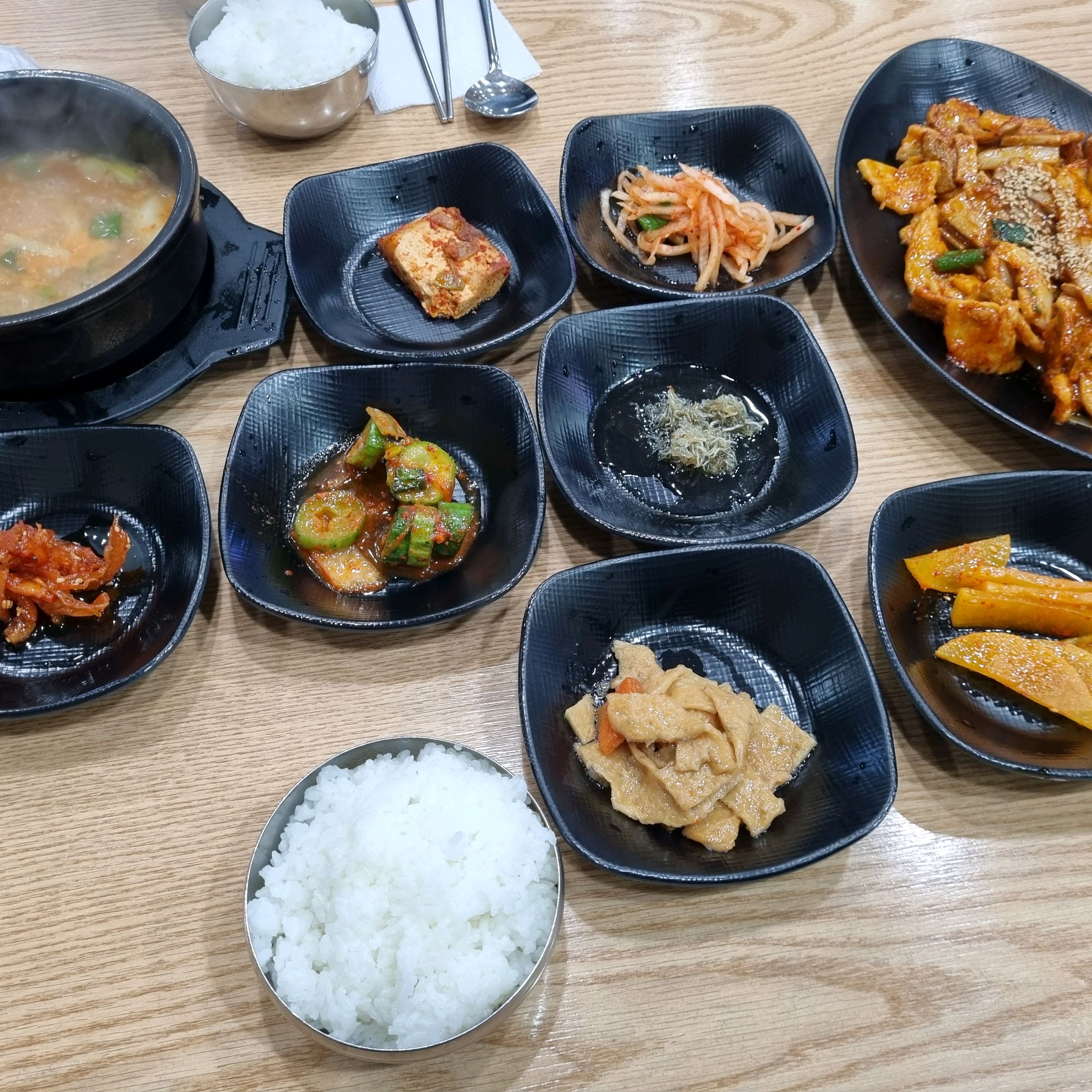 
천안역식당 화성식당
