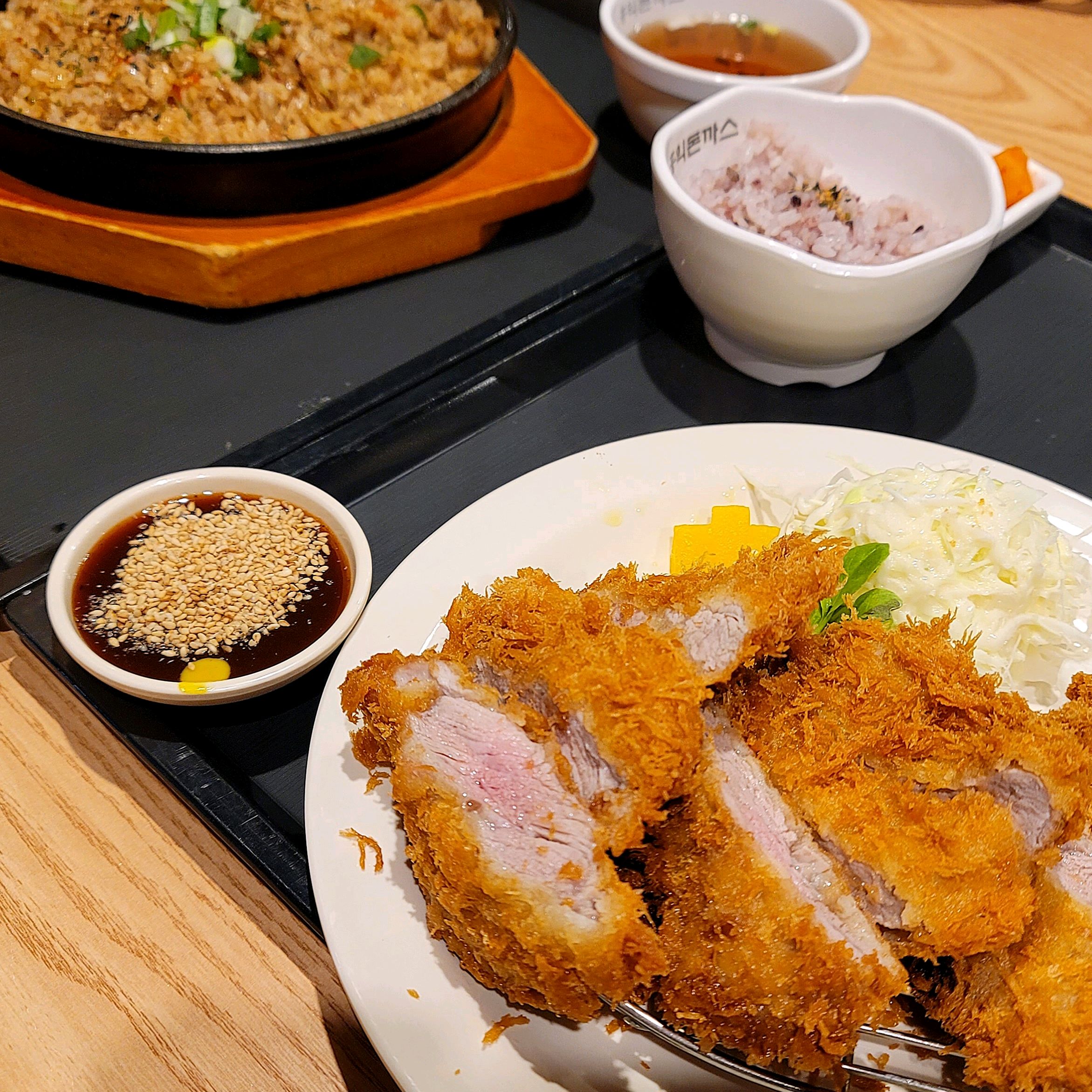 종종 가는곳이에요 - 향남 맛집 홍익돈까스 향남점