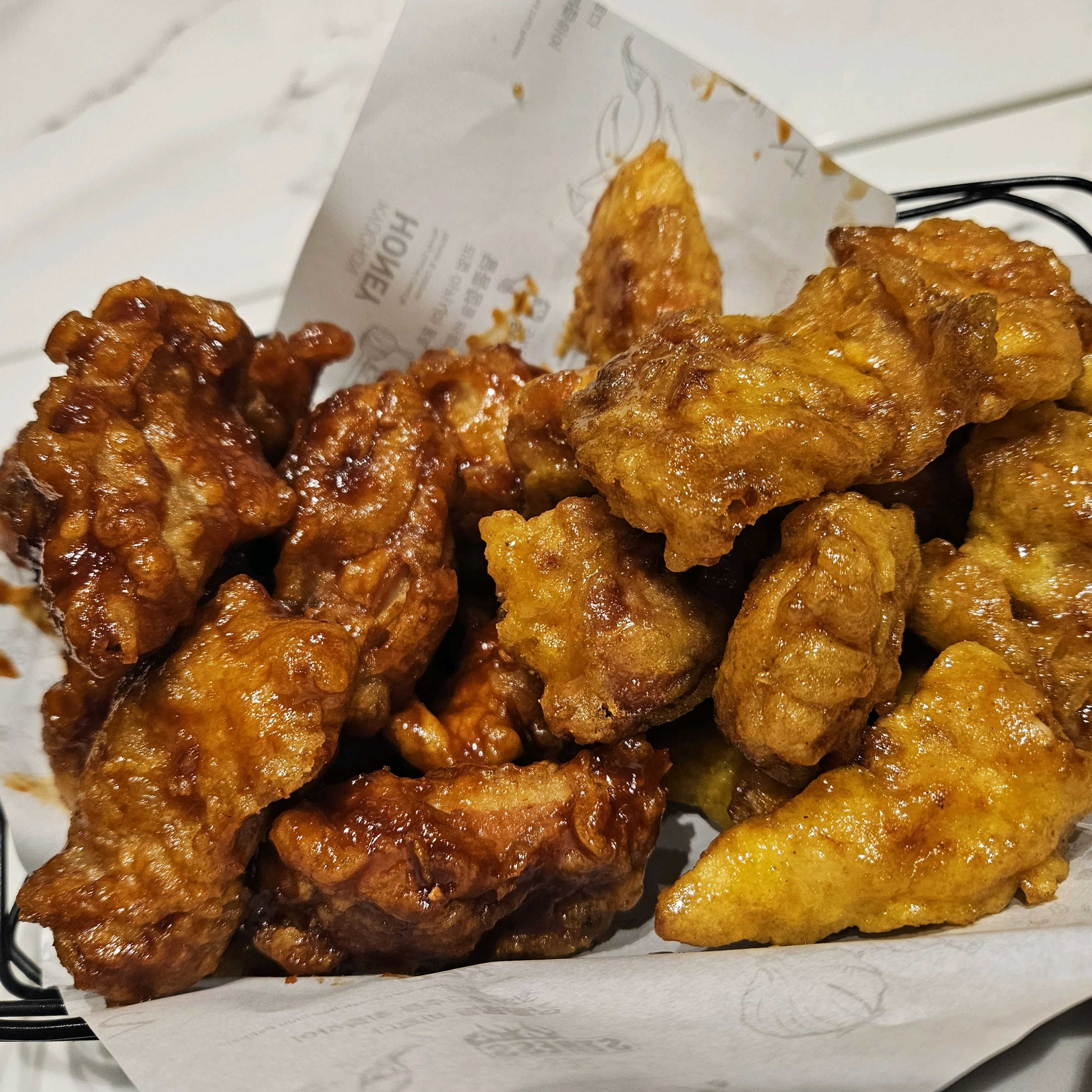 기프티콘 매장에서 먹을시 음료는 안되고 감튀로 된다구 하네용 - 천호동 맛집 교촌치킨 천호1호점