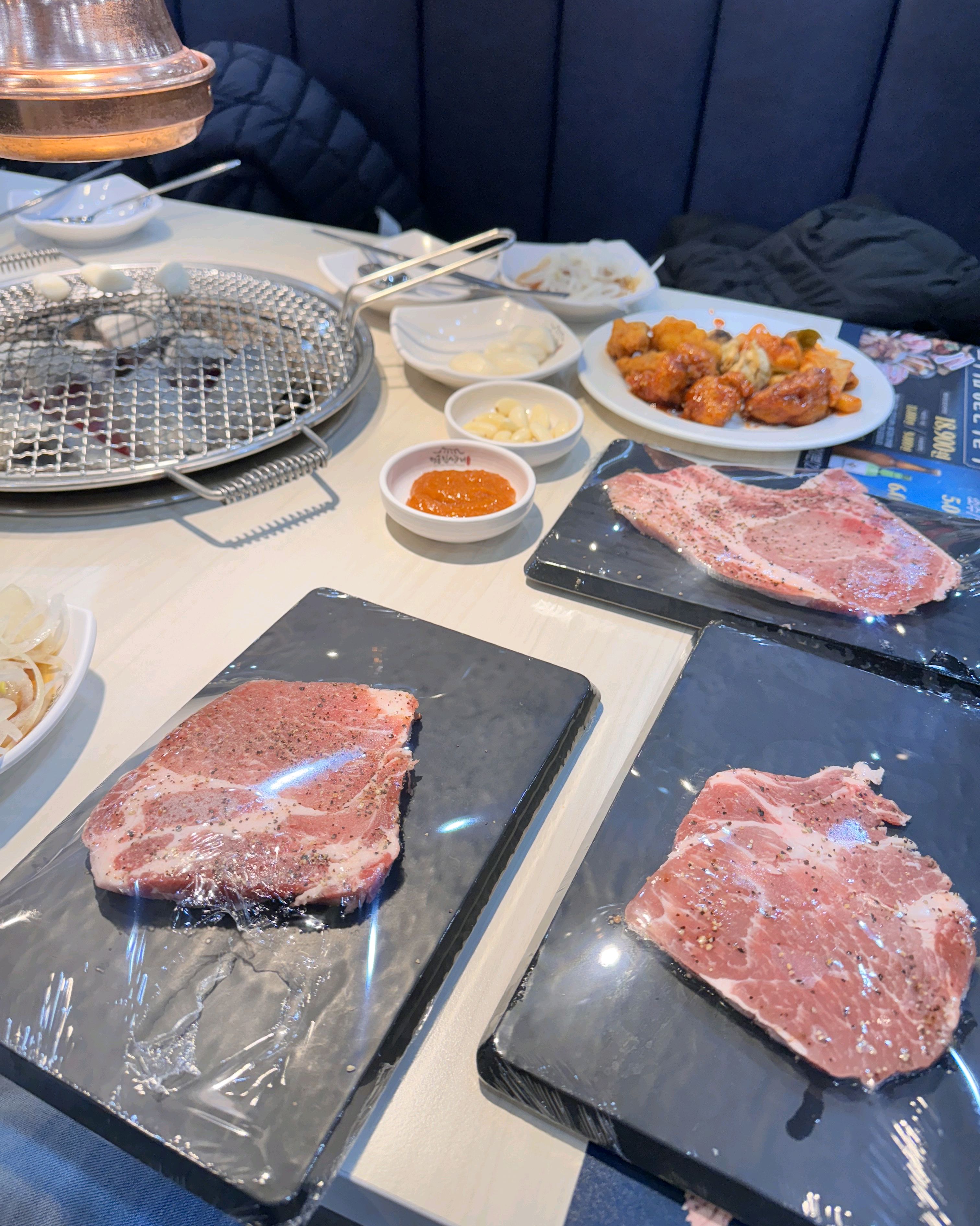 매장 넓은데 웨이팅이 있기도해요. 무한리필이라 양껏 먹을수 있고 고기 질도 좋아요. - 주안 맛집 명륜진사갈비 인천주안점