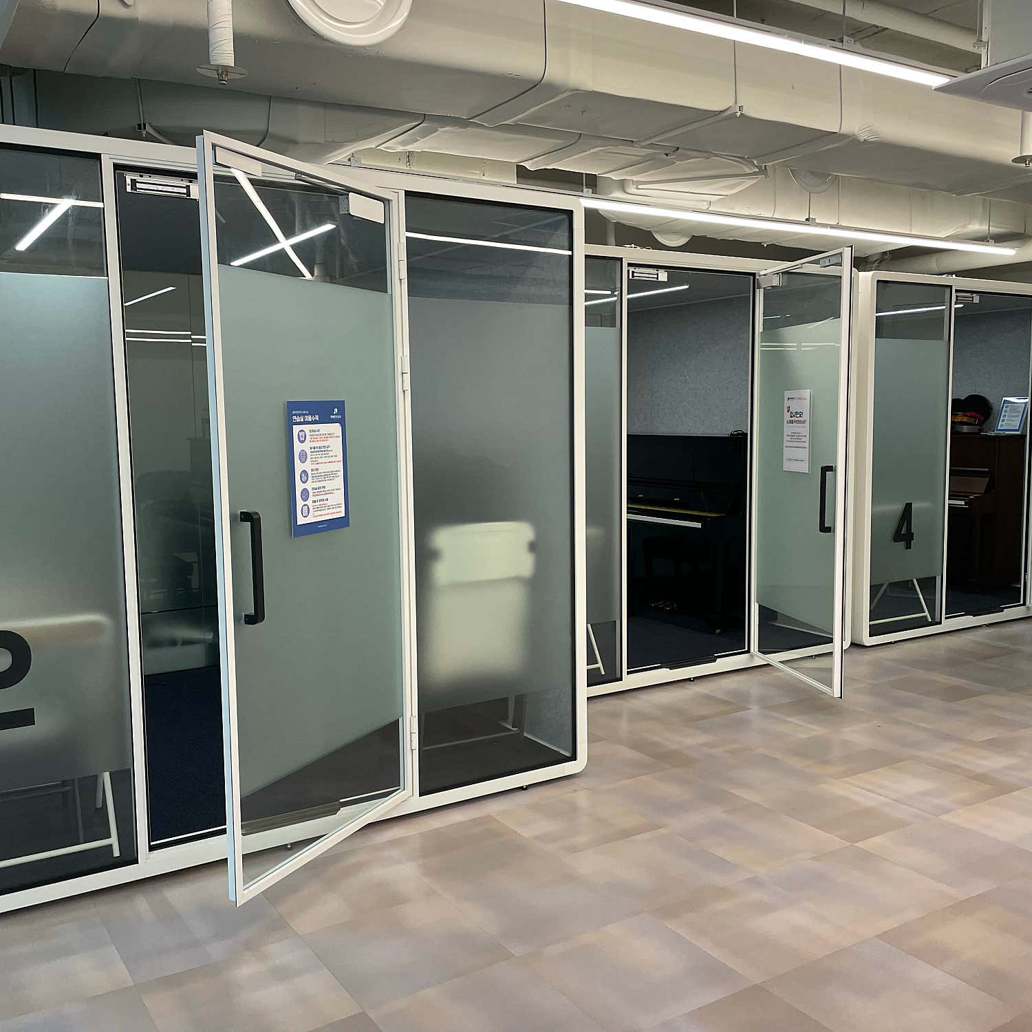 2번째 스튜디오 사진