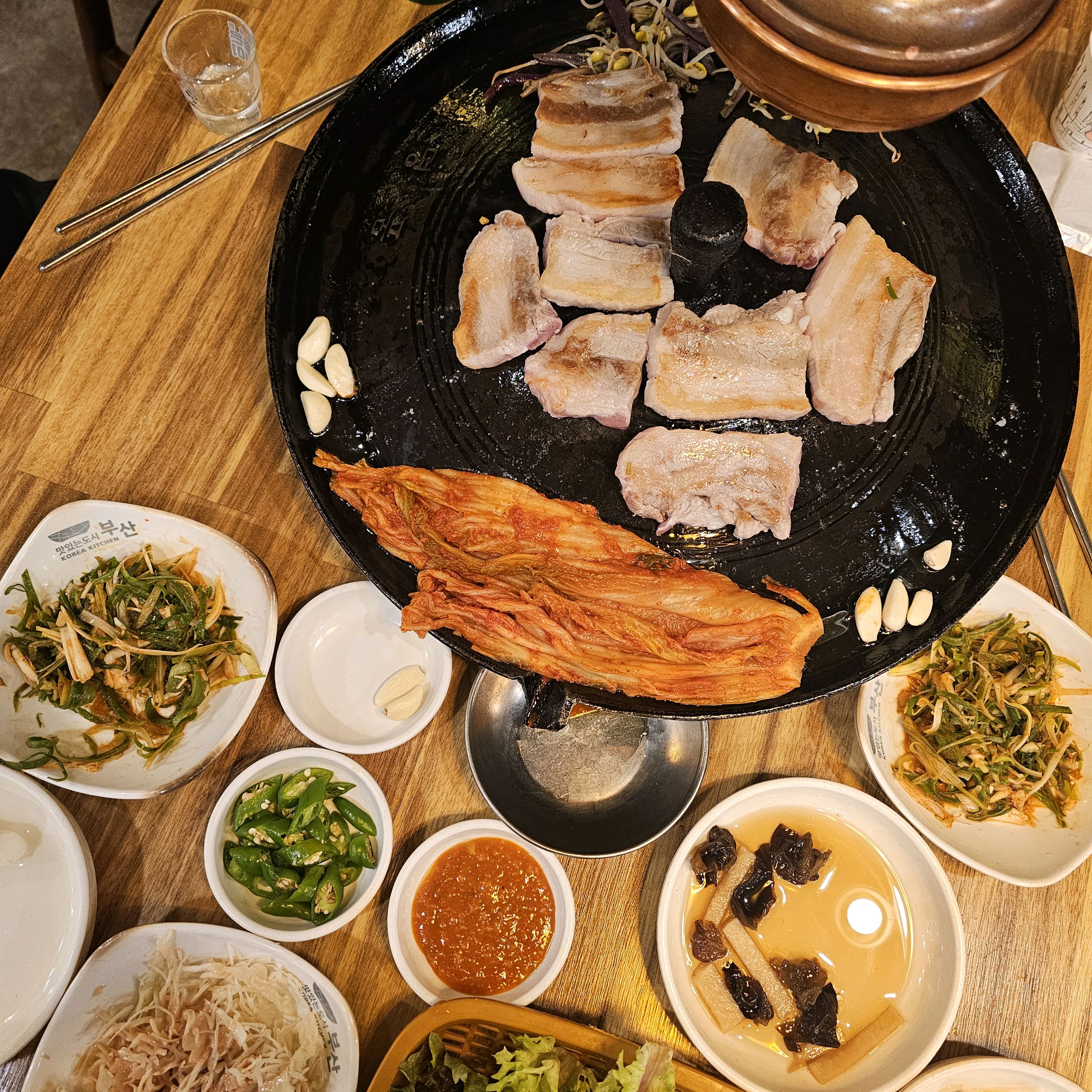 솥뚜껑 삼겹살은 너무 오랜만이었는데 역시 맛있더라구요 - 송정 맛집 해성식육점
