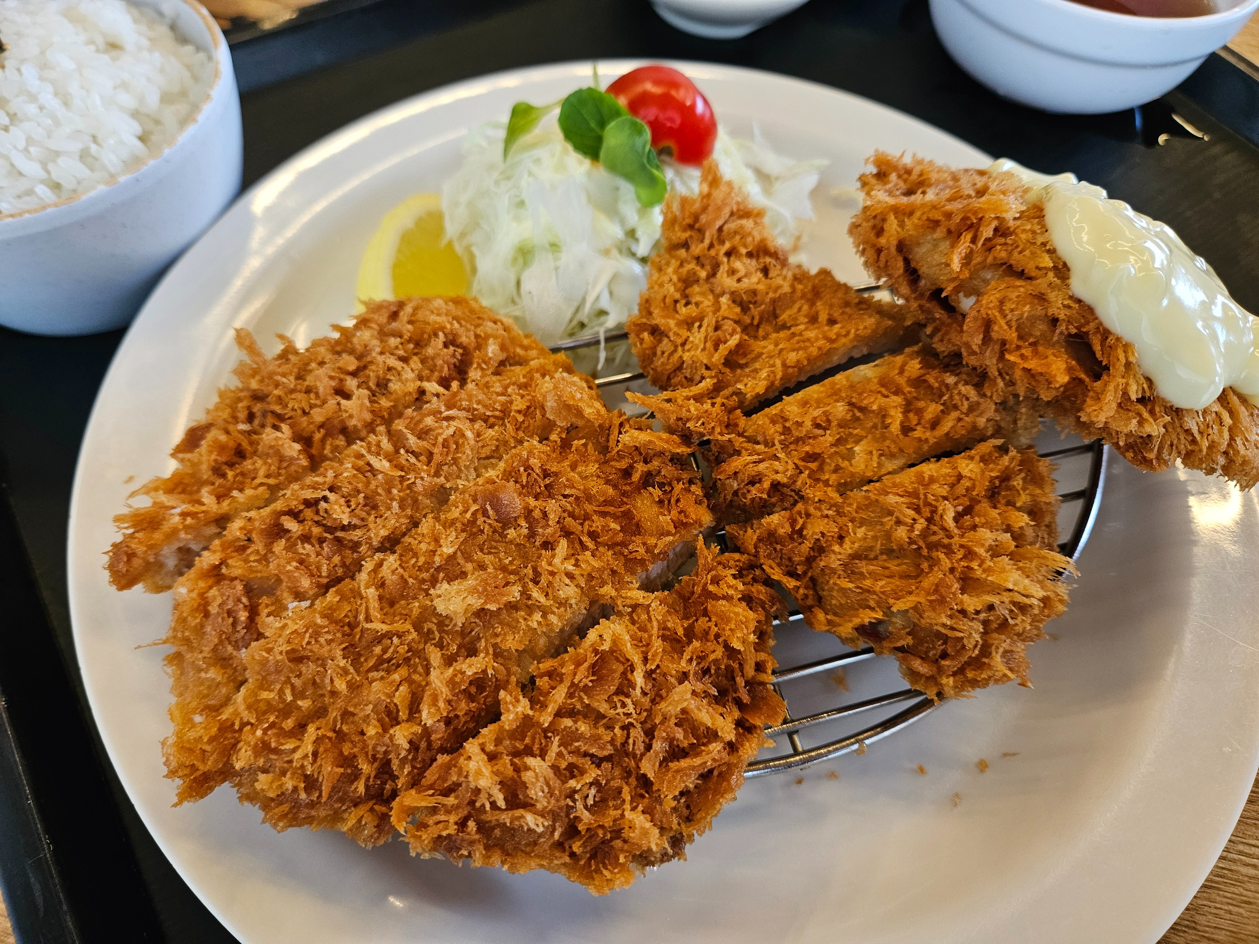 2시 넘어서 3시브레이크타임 다되서 갔는데도 - 기흥 맛집 홍익돈까스 기흥점