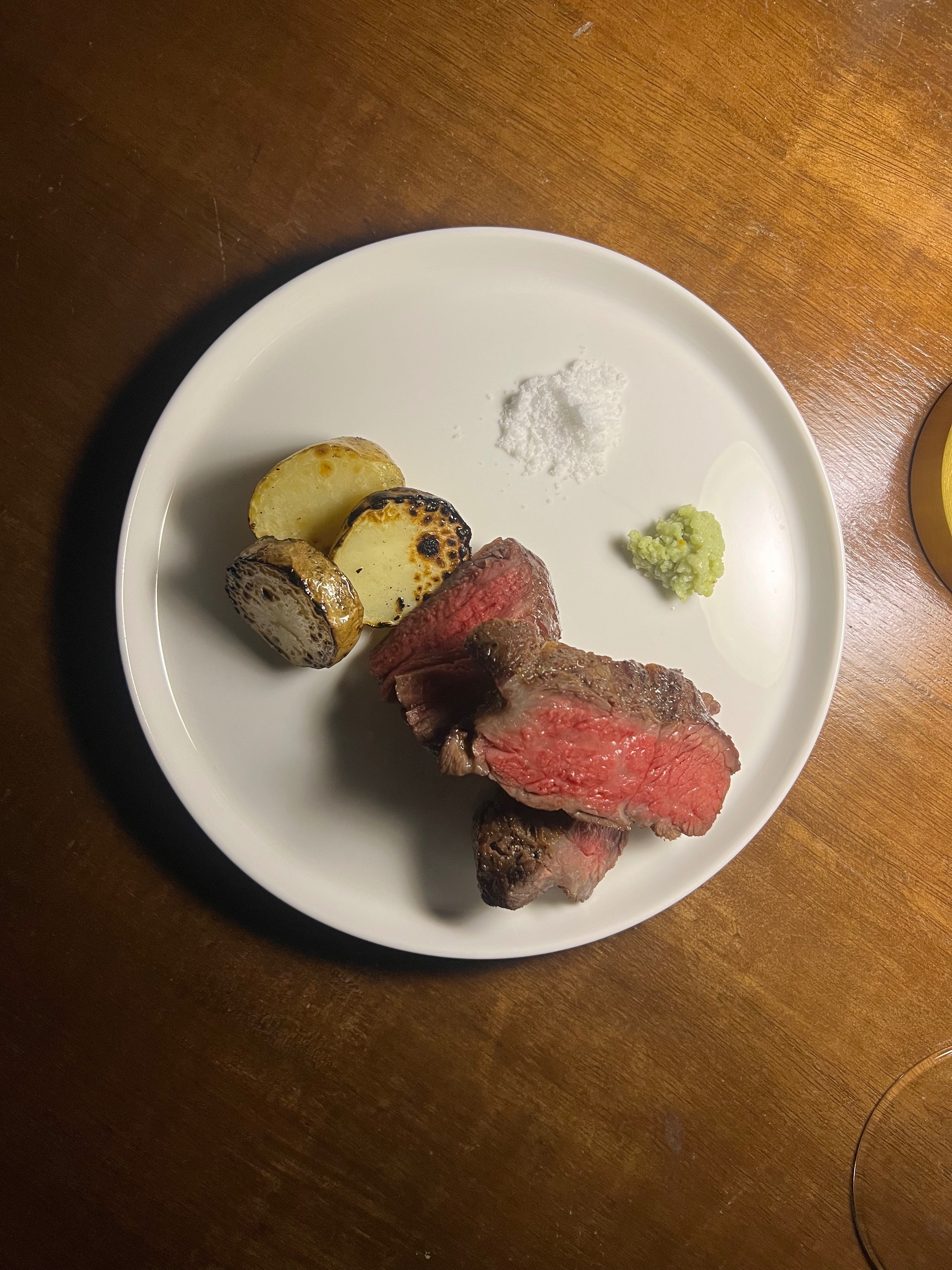 최고의 스테이크!!!! 최고의 음식과 술들! 스테이크는 무조건 주문하세요🥹 감동의 맛입니다