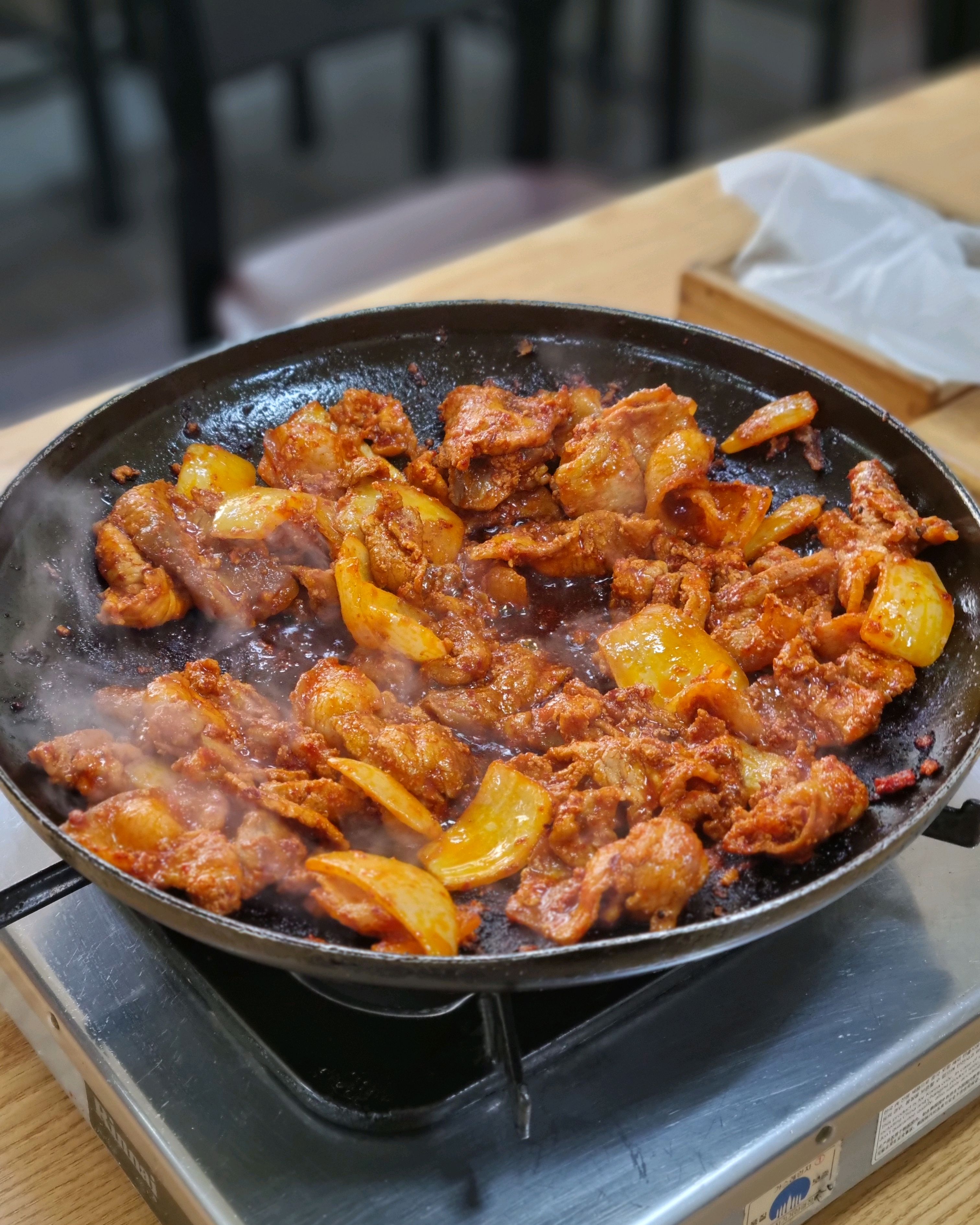 맛있는녀석들에서 불백맛집으로 소개된 곳으로 메뉴 구성이나 식당 분위기 모두 전형적인 기사식