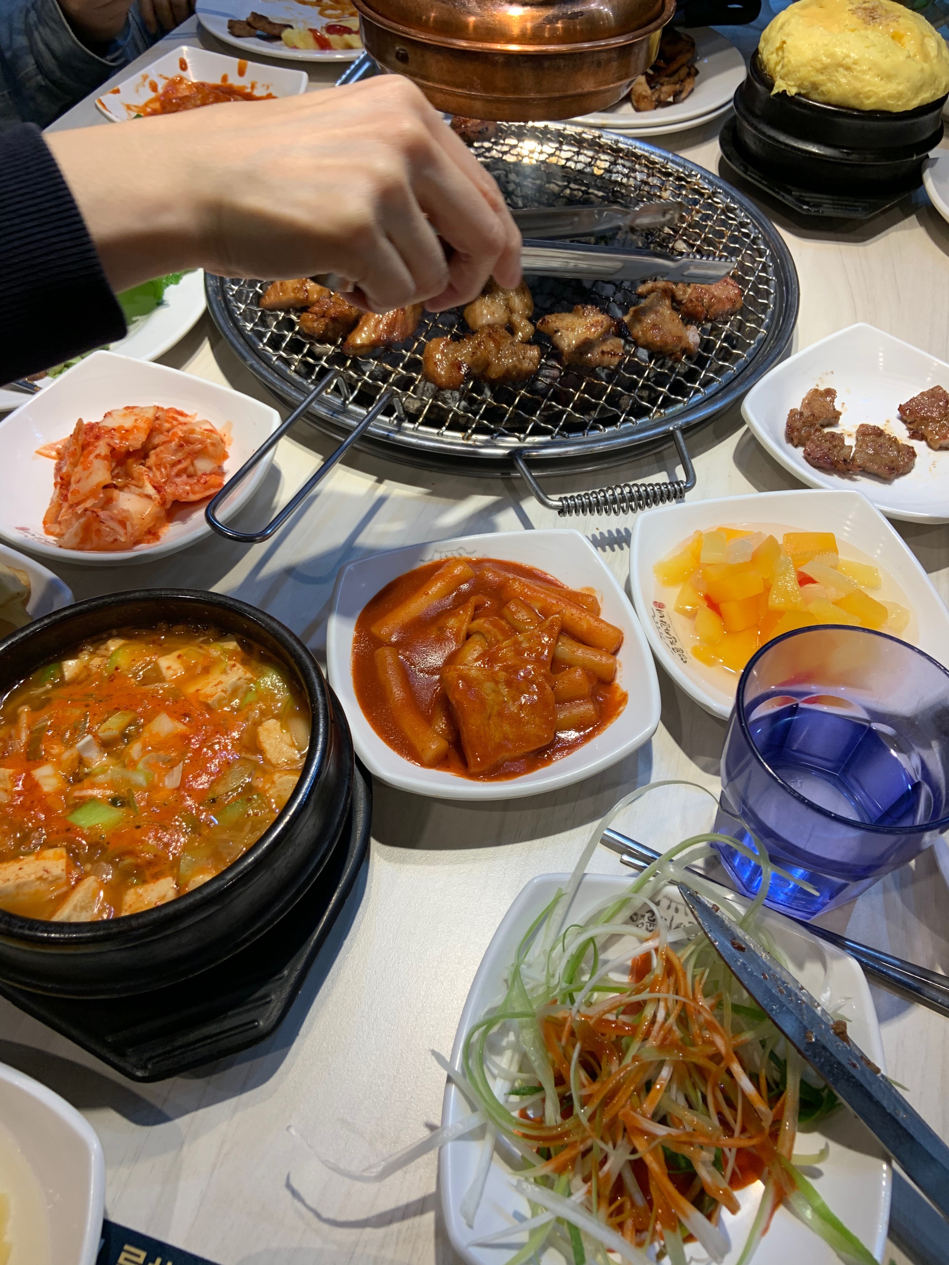 점장님 너무너무너무 친절하시고 맛있는 음식 깔끔하게 나오고 아이들과 오기 너무 좋습니다.
