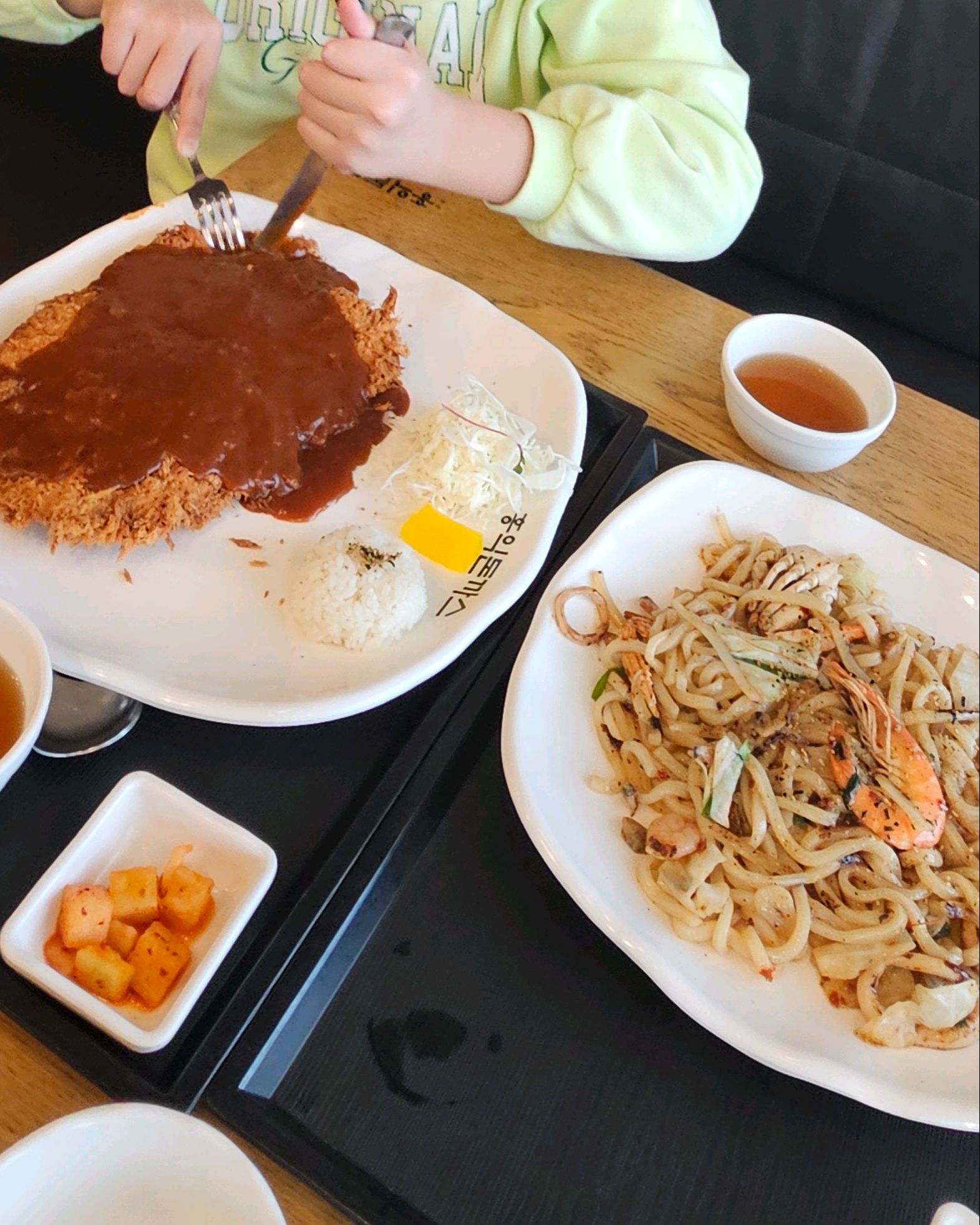 공기밥추가는 매장마다 다른건지 여긴 추가받드라구요 - 강릉 교동 맛집 홍익돈까스 강릉점