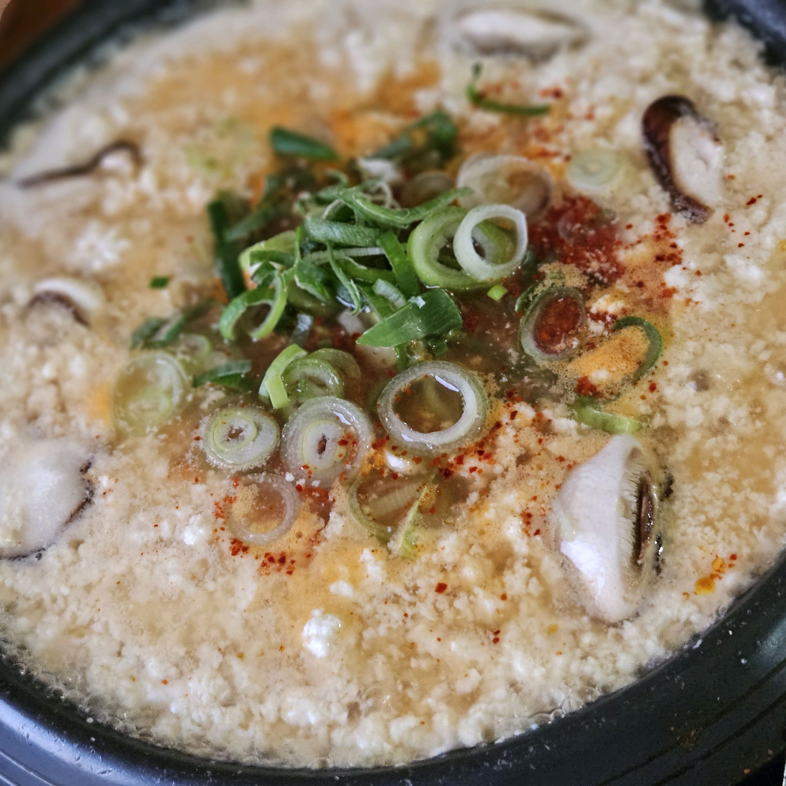 몽글몽글한 순두부~ 얼큰하고 고소하니 넘 맛잇음~ - 경포대 맛집 토담순두부