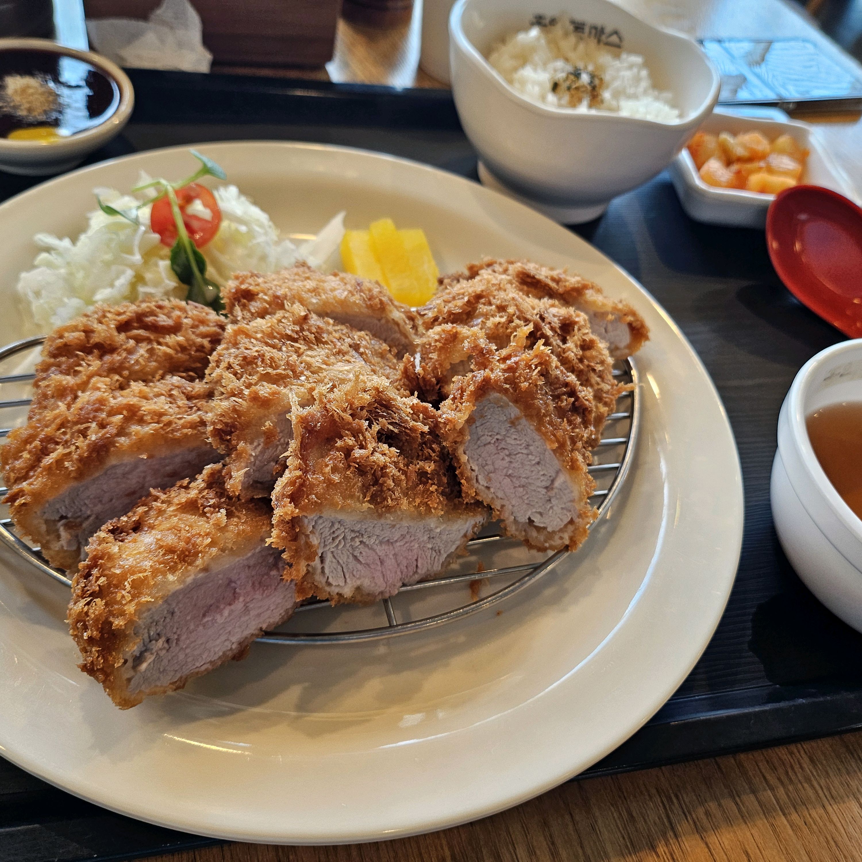 안심돈가스!!!!너무 부드러워요~ - 강릉 교동 맛집 홍익돈까스 강릉점