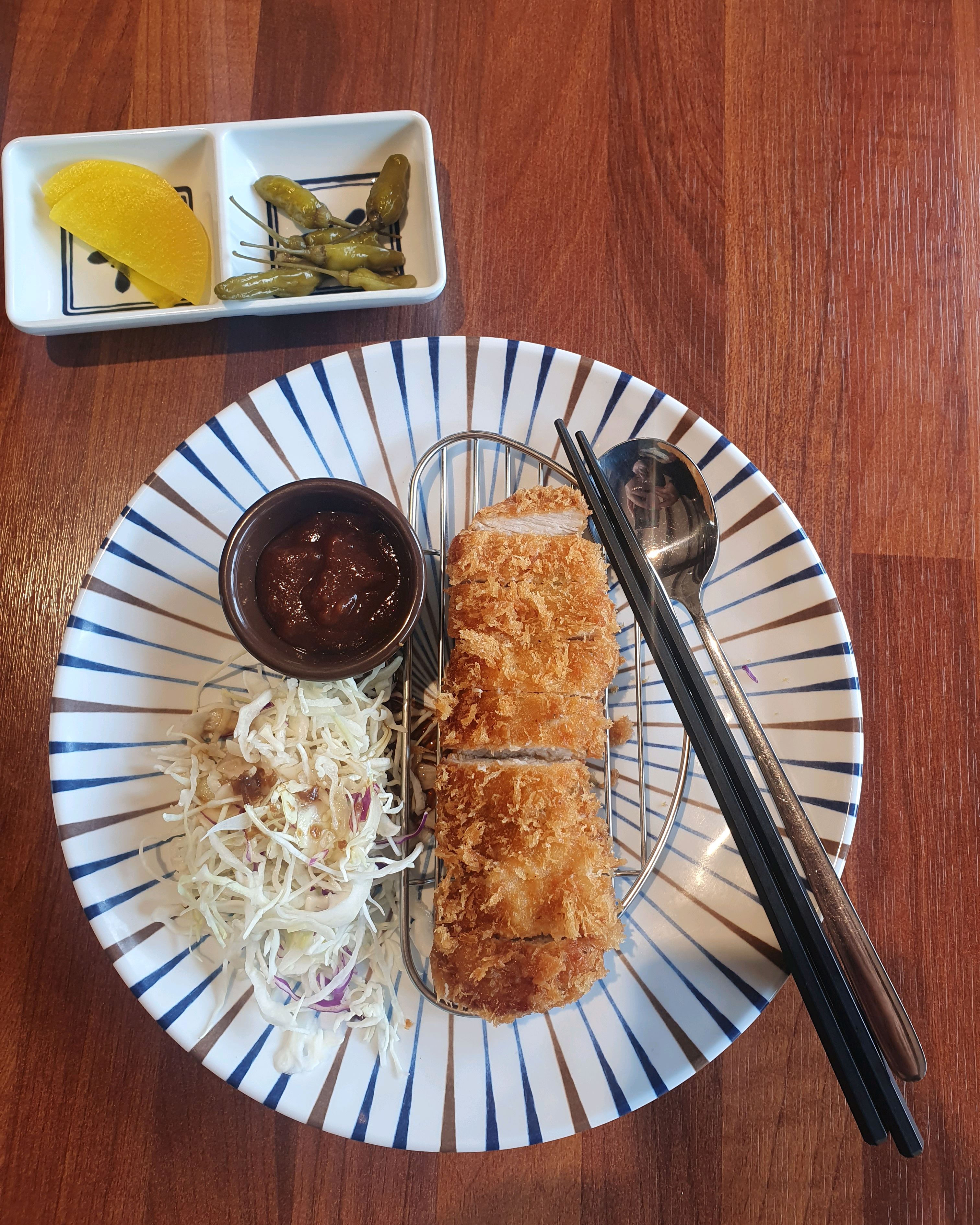 정식먹었습니다. 돈가스도 맛있지만 소바가 매우 맛있었습니다. 또 먹고싶습니다. - 천안 목천 맛집 삼동소바 아름다운정원화수목점