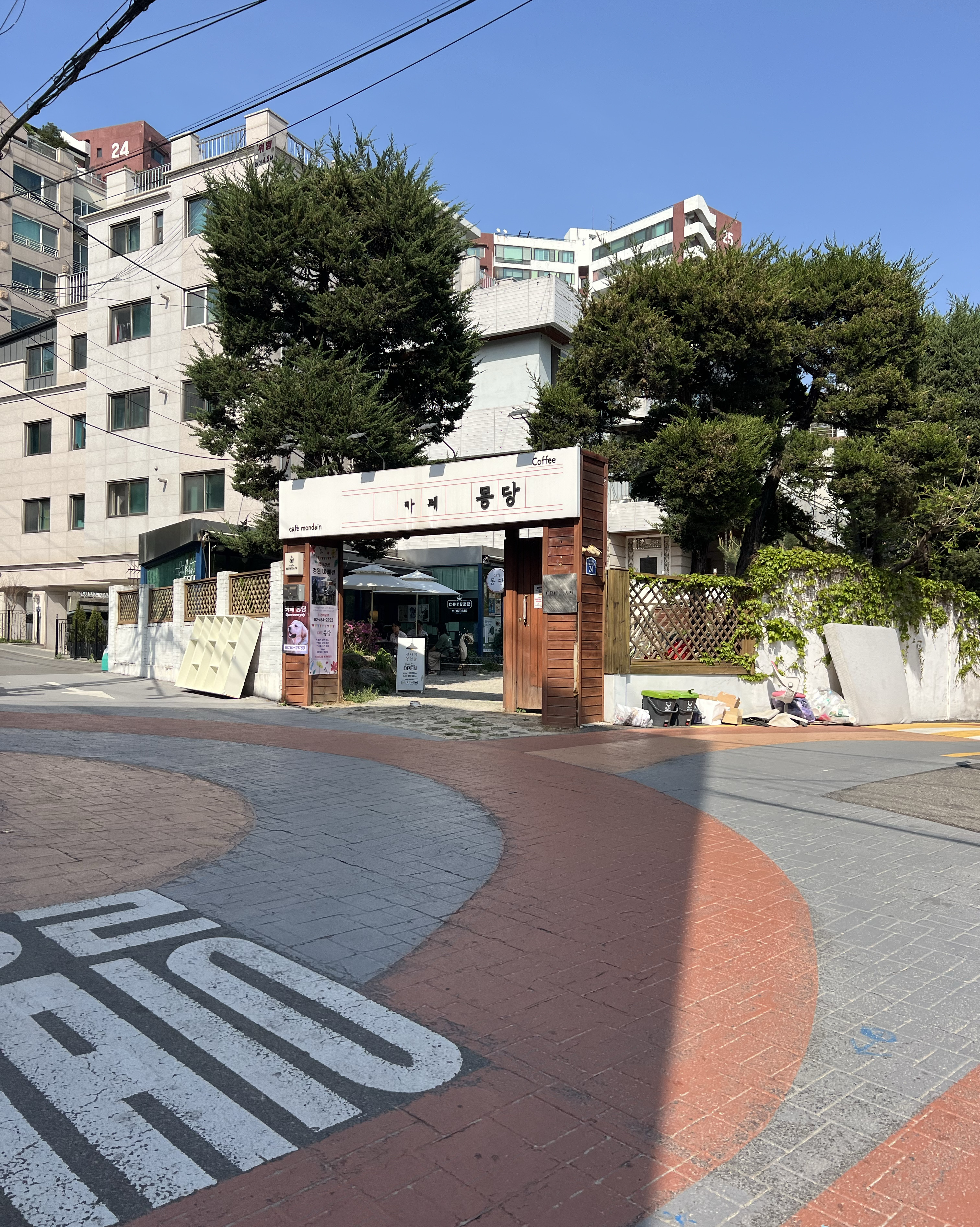 Gangbyeon Station Camping Barbecue Cafe Mongdang