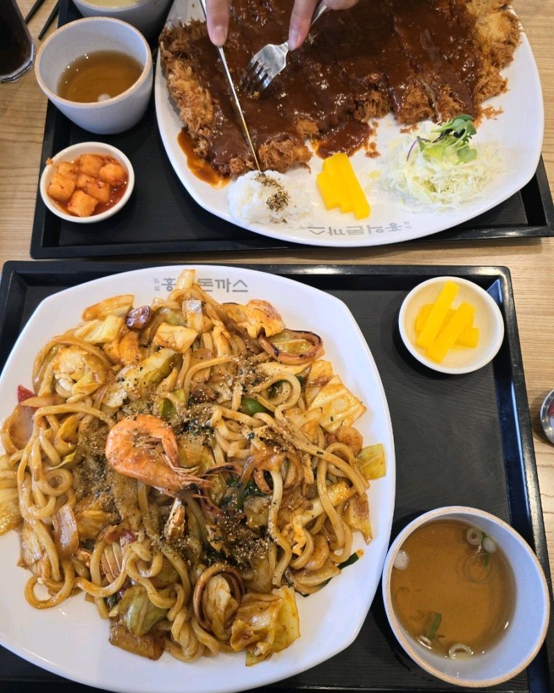 우왕 맛있고 푸짐하네요!!!ㅎㅎ 위치도 버스터미널 앞이라 좋아용 ㅎㅎ - 홍천 맛집 홍익돈까스 홍천점