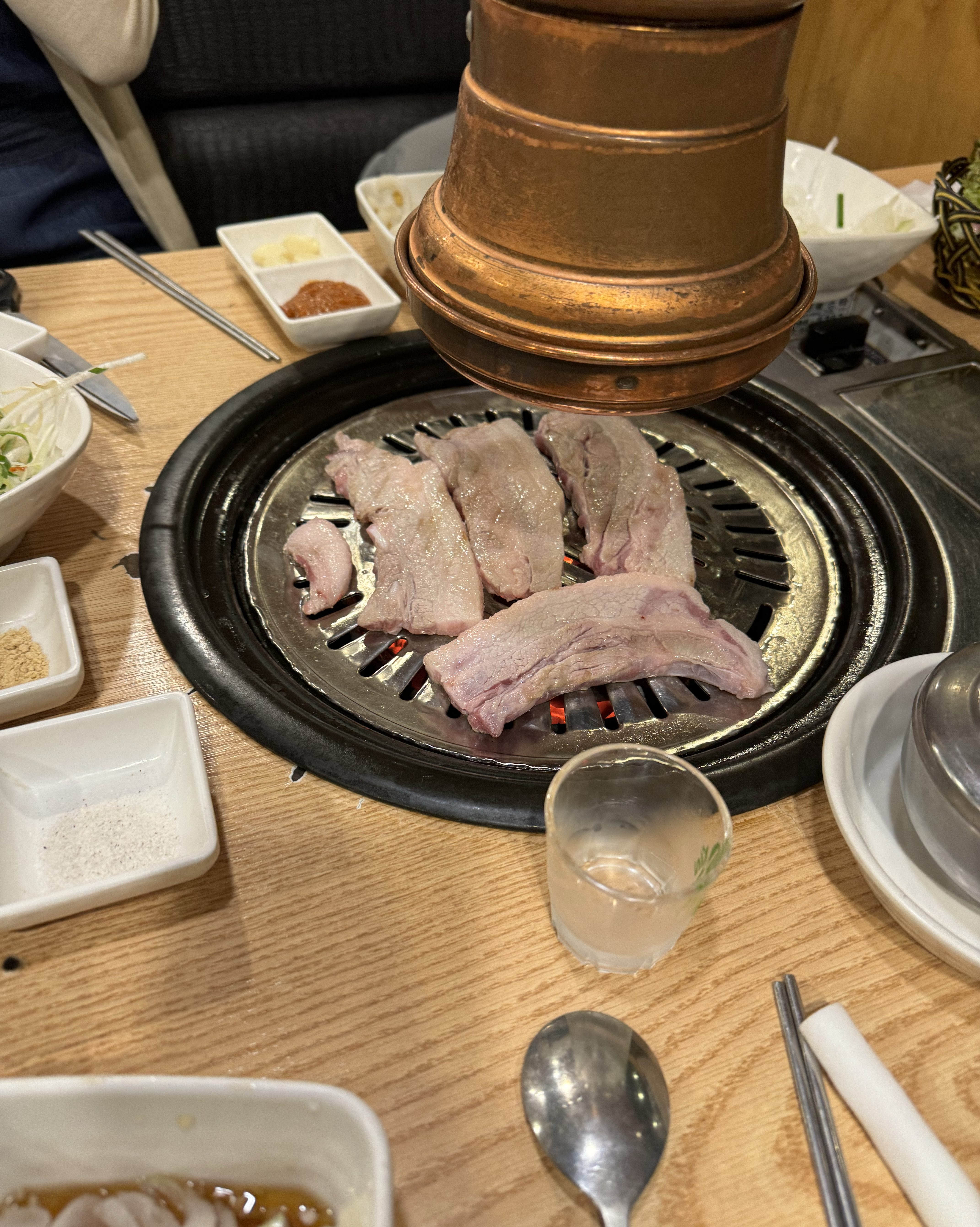 삼겹살 정말 맛있음. 암사천호 통틀어서 손가락에 꼽힘 - 천호동 맛집 참나무본가 천호점