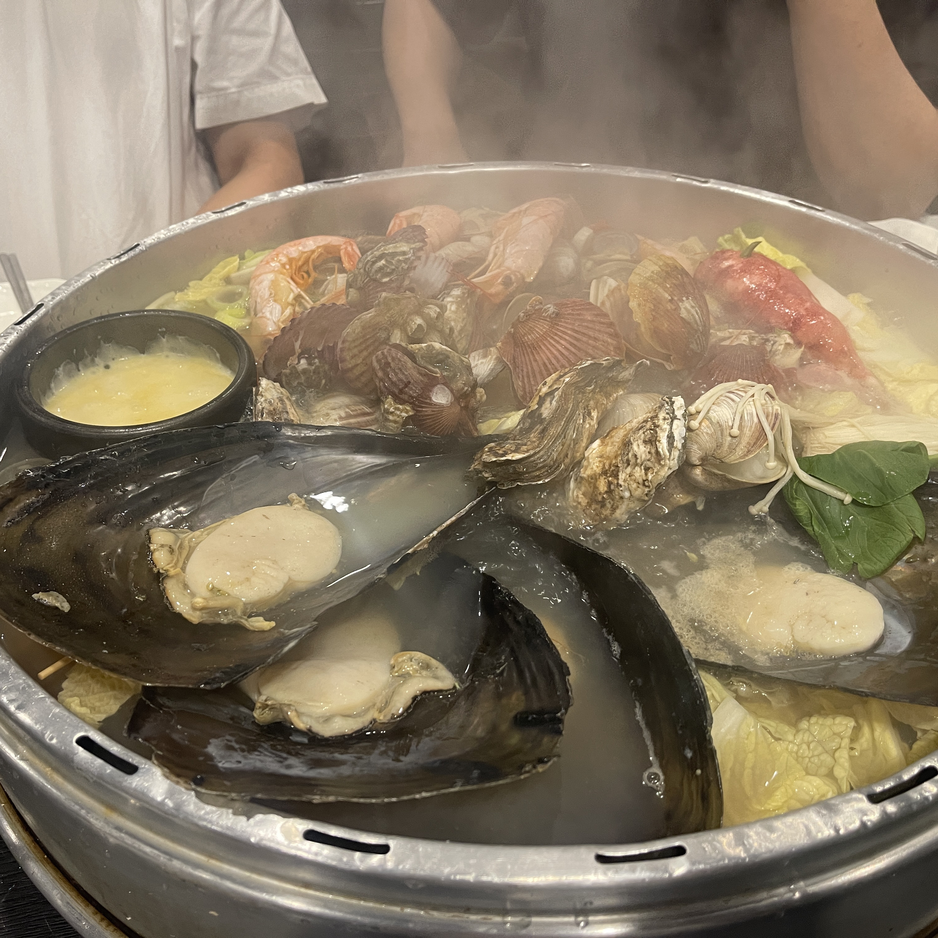 City Hall Station Seafood Kalguksu Restaurant Full of Sea Gwanghwamun Branch