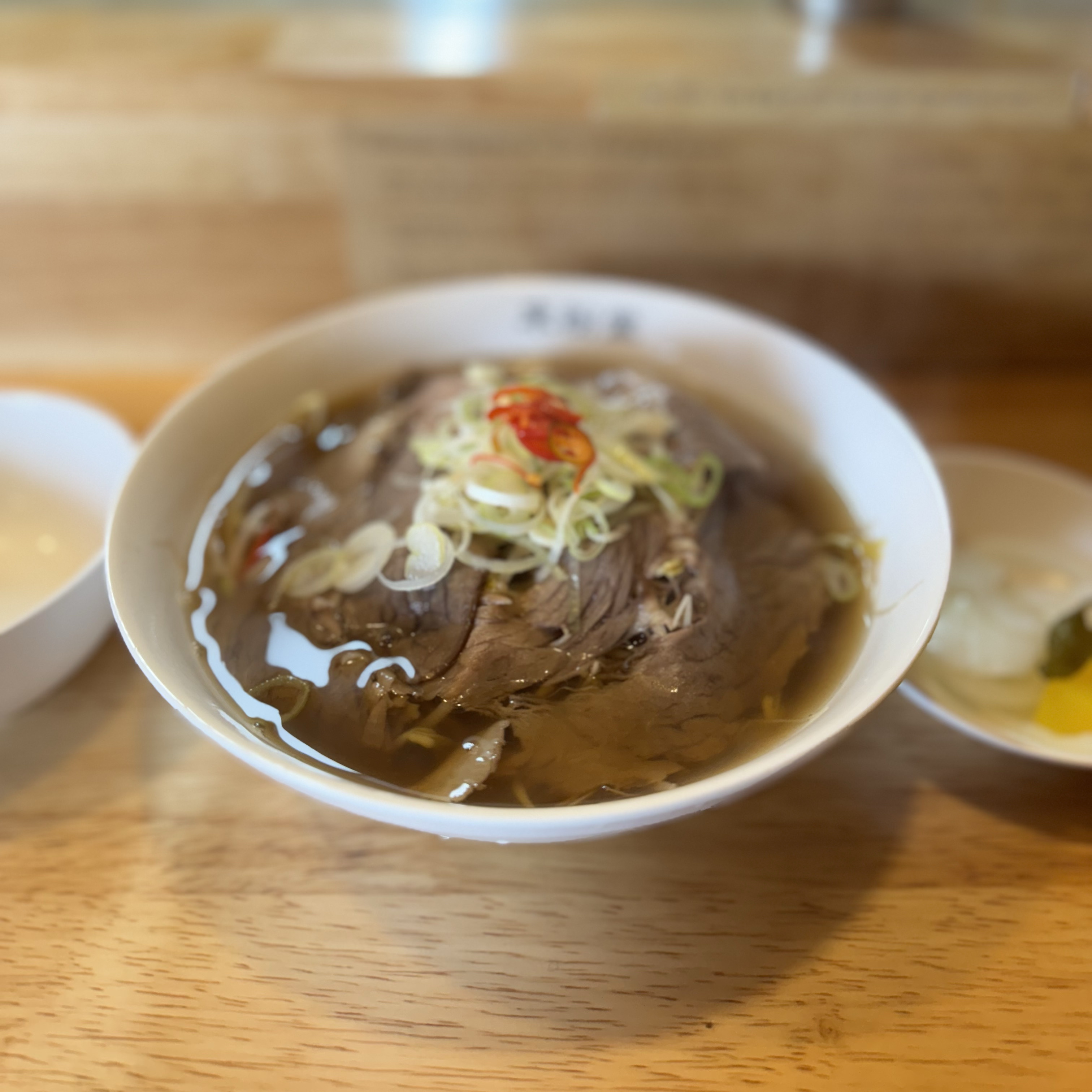 혼자 여유있게 먹기 좋네요. 차돌박이 쌀국수 시켰는데 맛있었어요 - 영종도 하늘도시 맛집 미분당 영종도점