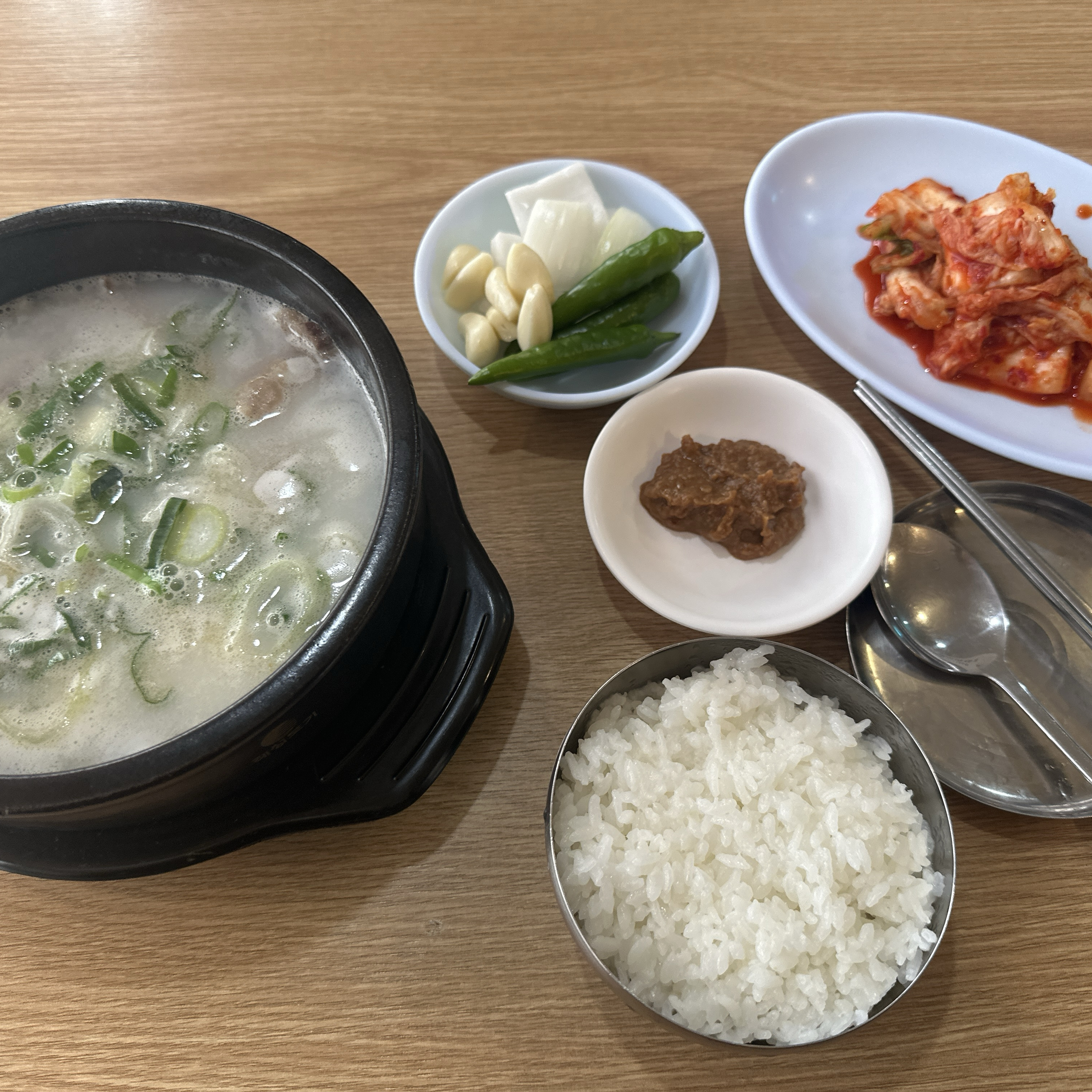 집가는 길목 입구에 있는 오래된 맛집이에요☺️ - 천호동 맛집 40년전통설렁탕