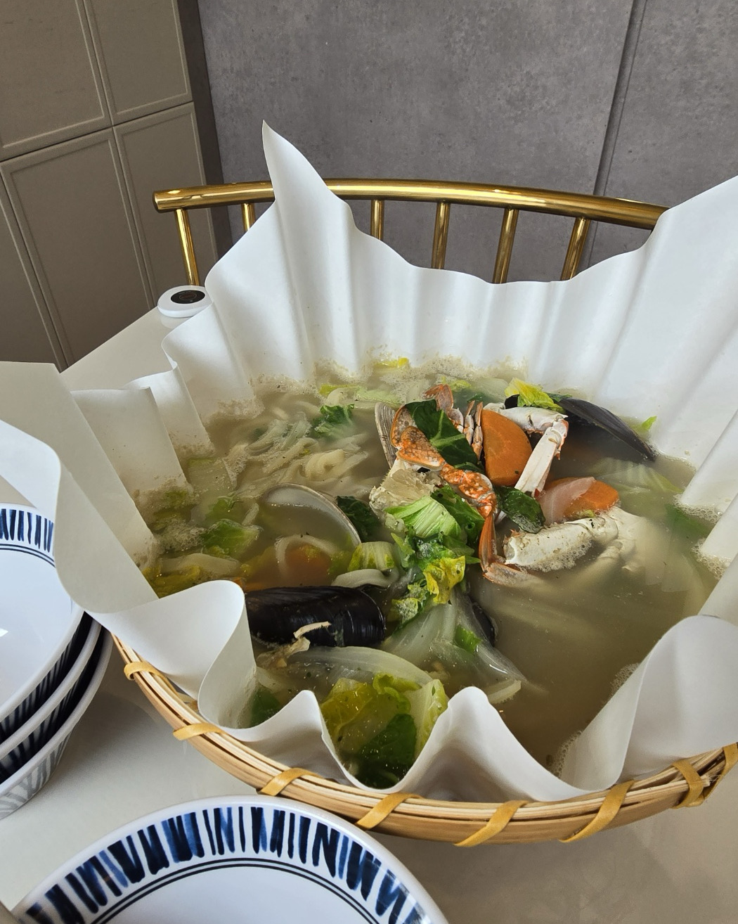 송정 지나갈때마다 꼭 와보고싶던 곳이었는데 드디어 왔습니다! 2단 고기 편백찜이 일단 너무