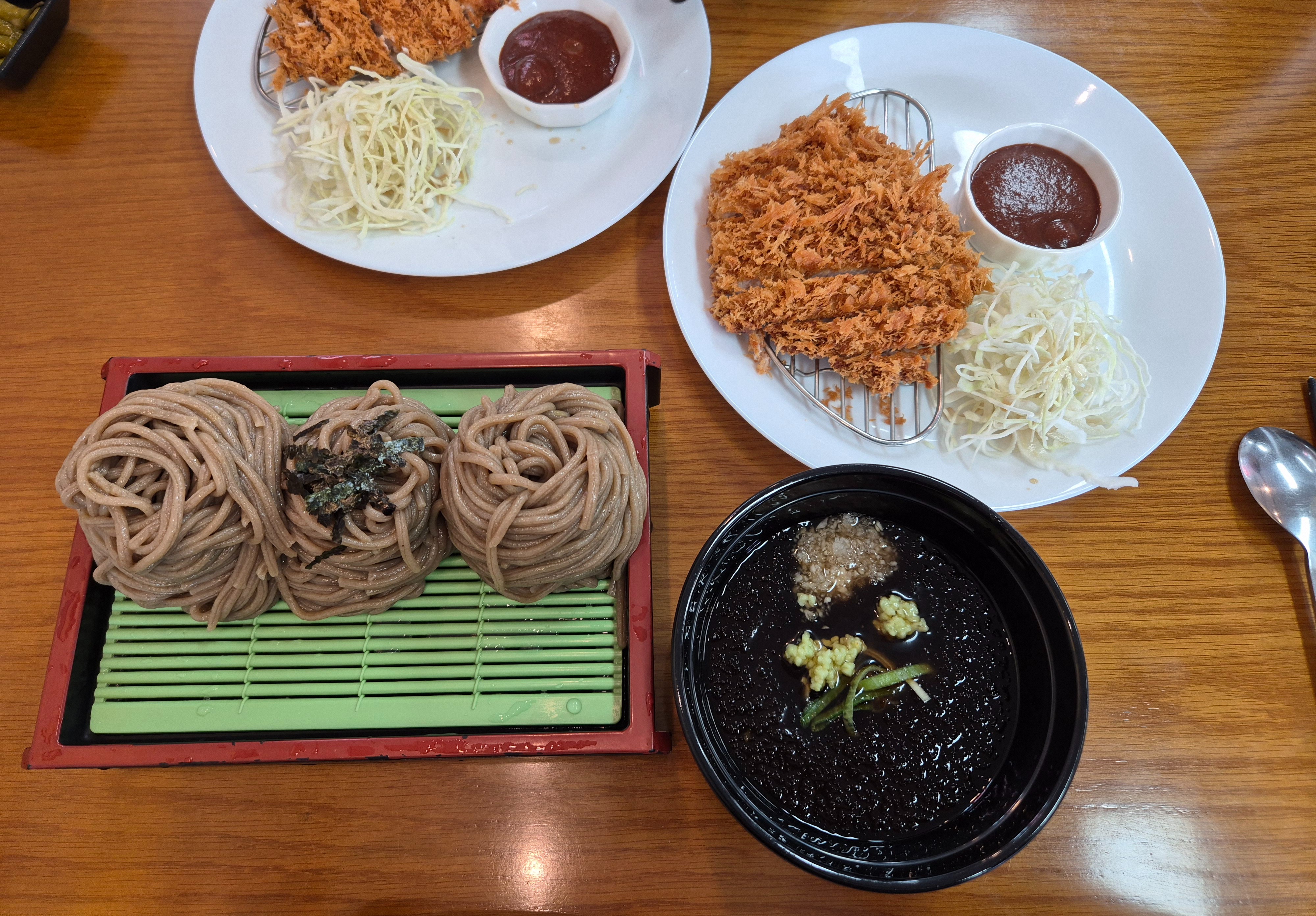 메밀소바 정식 먹었는데 양이 많아요. - 원주 맛집 삼동소바 원주점