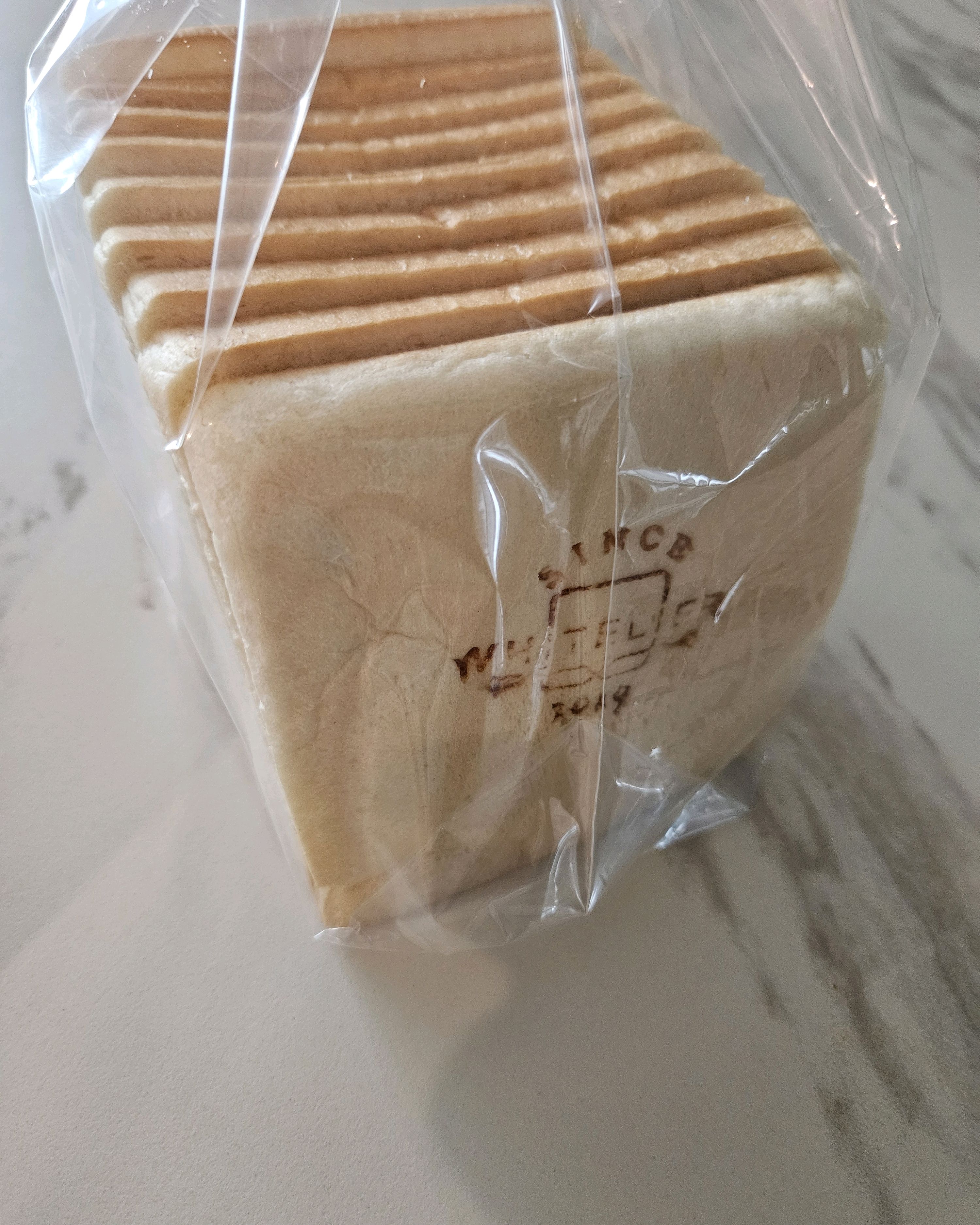 엄청 부드럽고 쫄깃한 식감..버터향도 많이 나요. - 마린시티 맛집 화이트리에 마린시티점