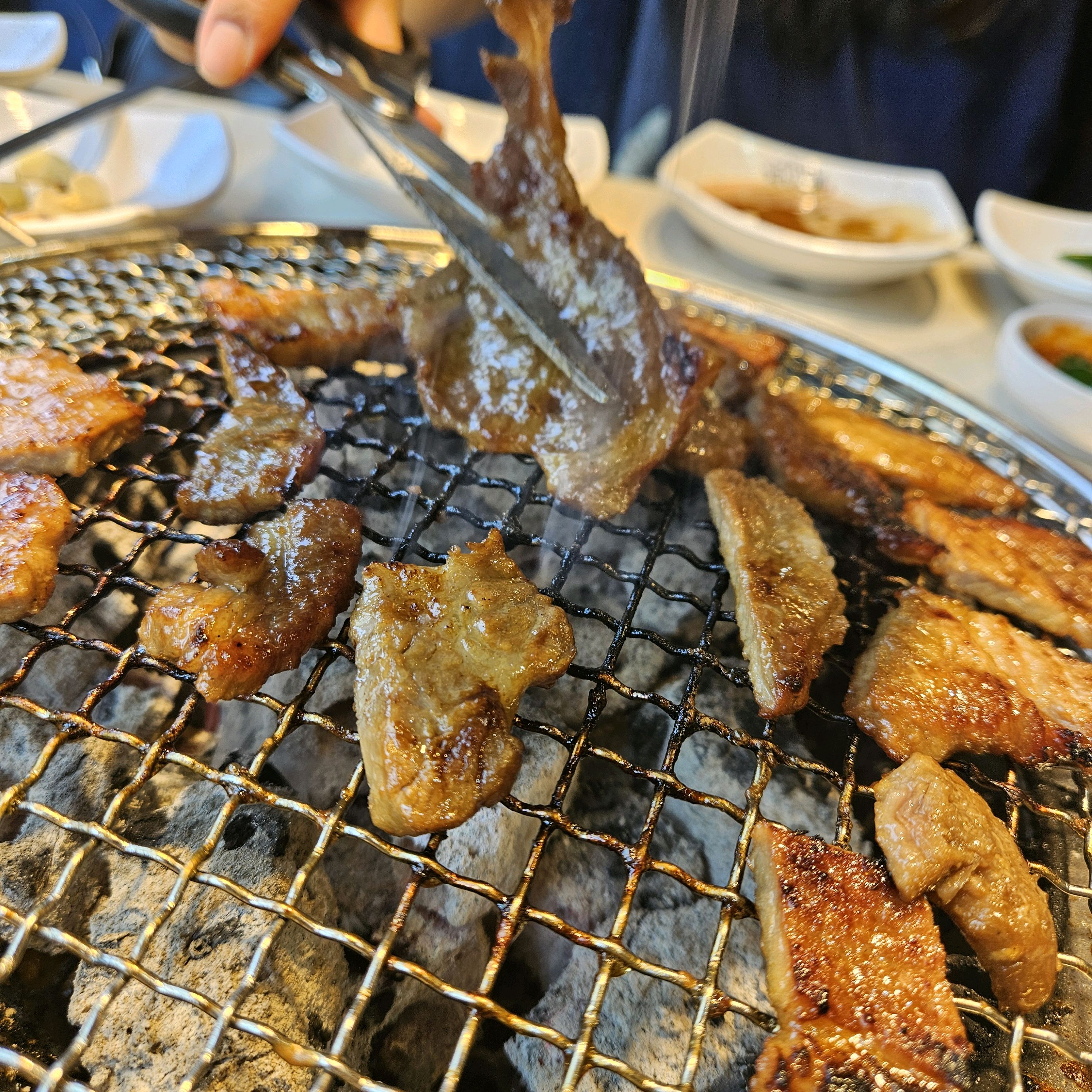 저번에 방문 후 많은게 좋은 쪽으로 바뀐 것 같아서 재방문 했습니다! 목살이나 등갈비 등