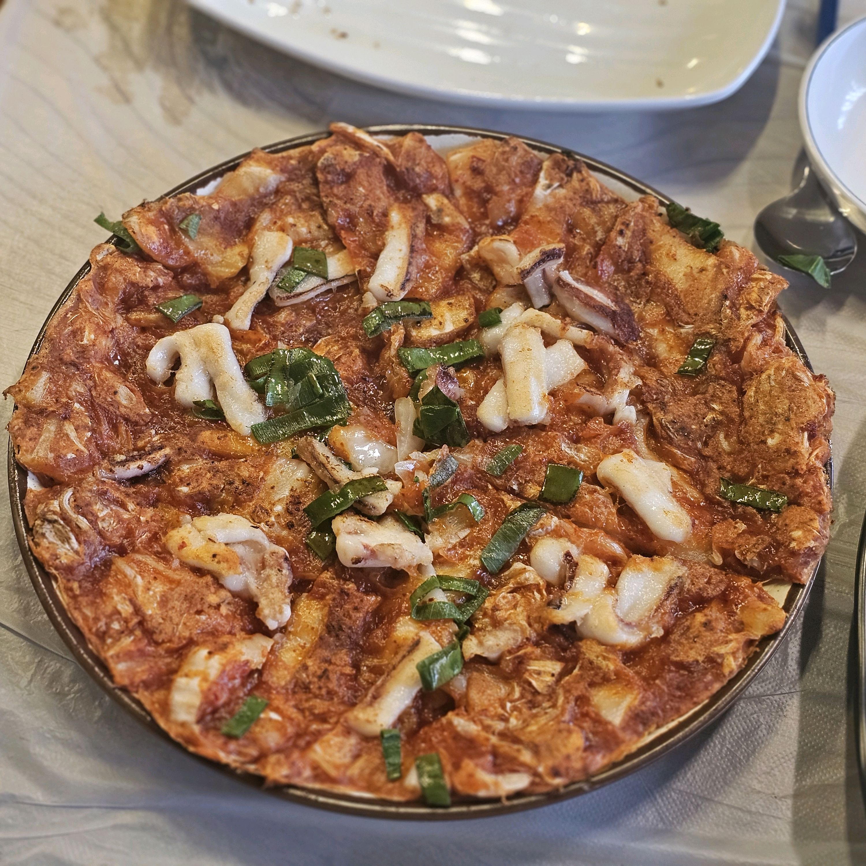 서비스도 주시고 기본안주도 좋고 양도 많고 맛있어요! 전 맛집이네요!! 다른것도 다 먹어보