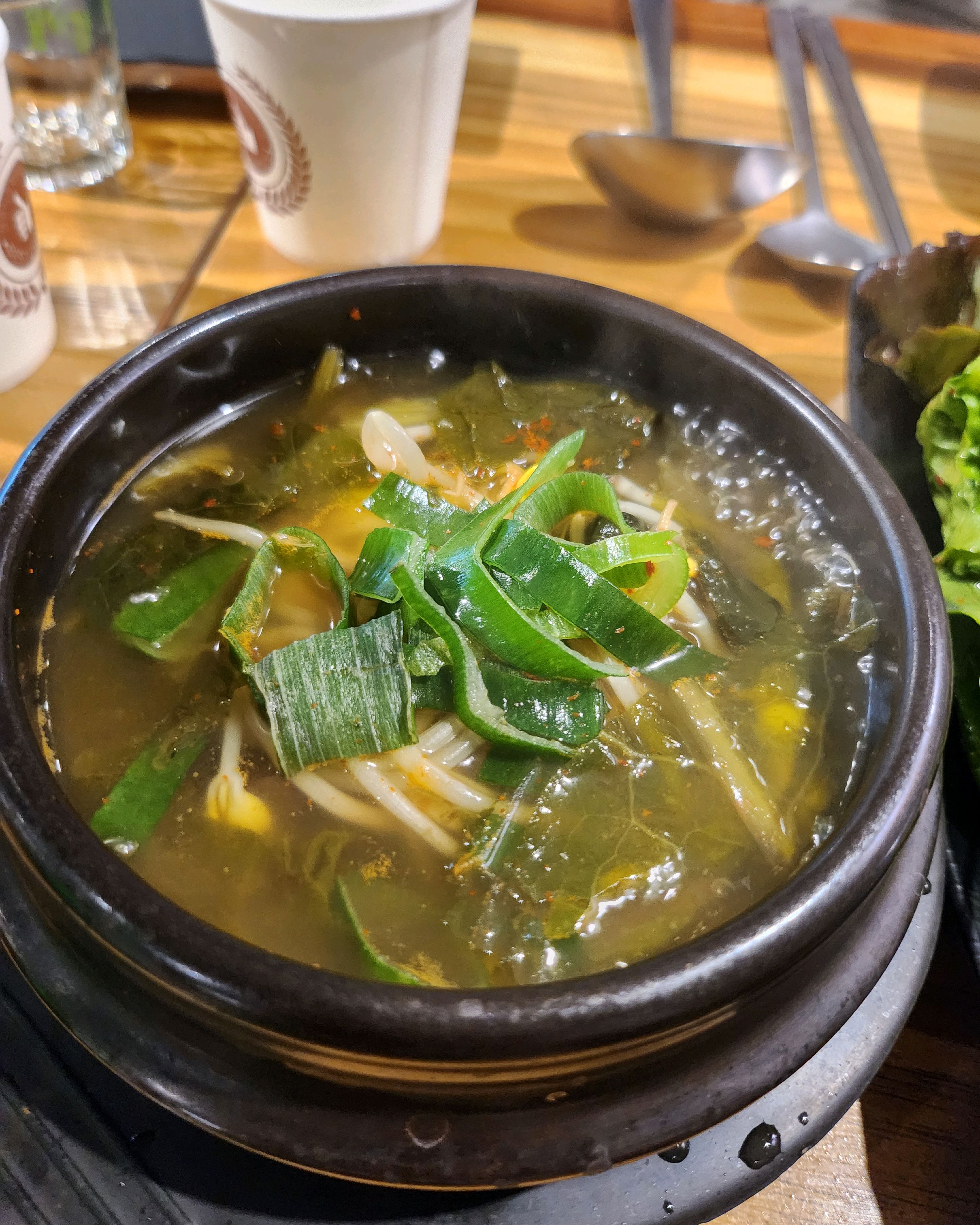 평촌먹자골목맛집 옥돌양곱창!! 매장이 너무청결하고 깨끗해요!! 그리고 곱창을 제가 4년만에