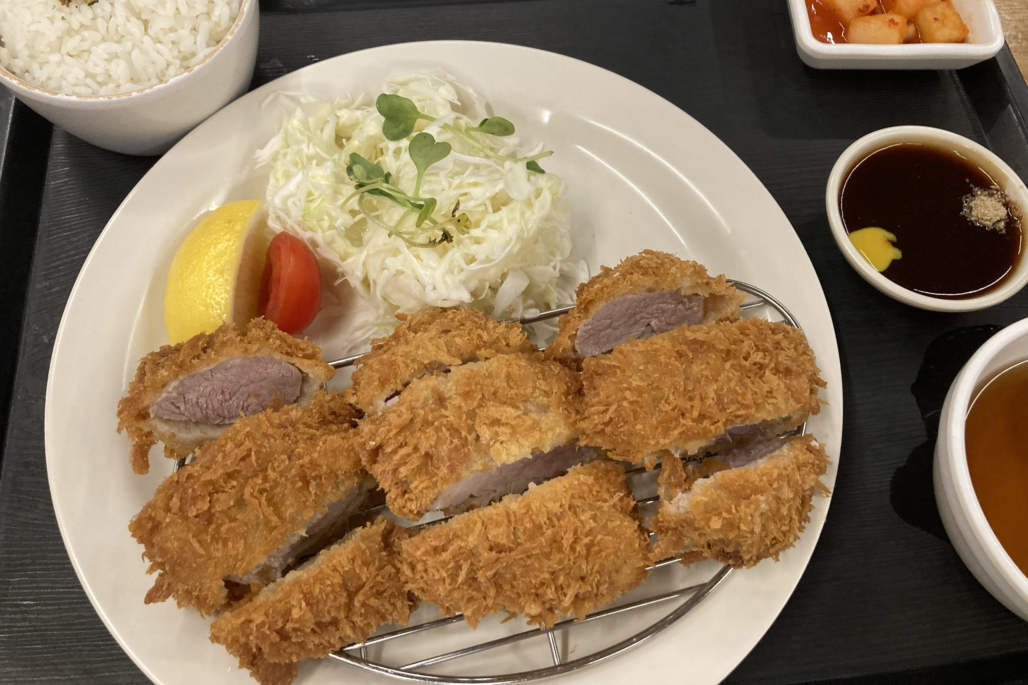 깍두기가 일품이에요 - 기흥 맛집 홍익돈까스 기흥점