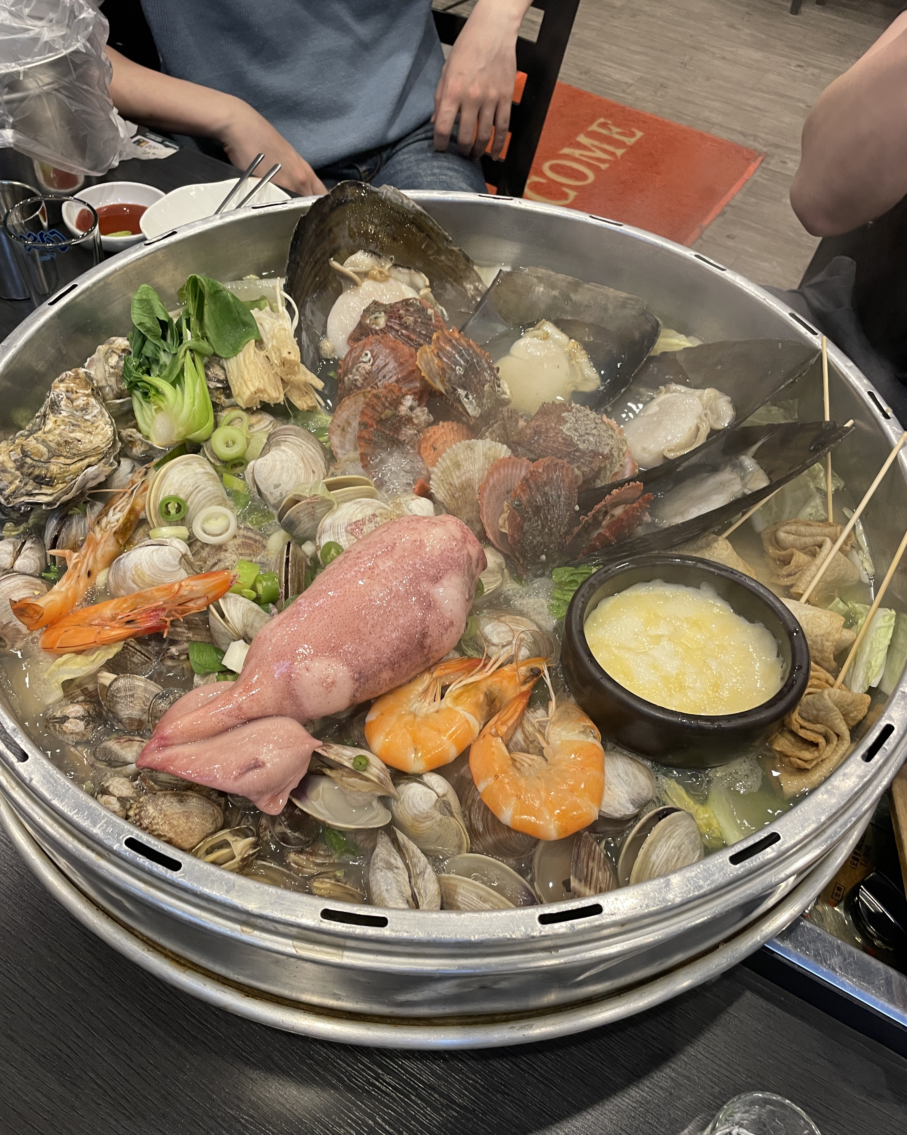  시청역 해물 칼국수 전문점 바다한가득 조개전골 무교동점
