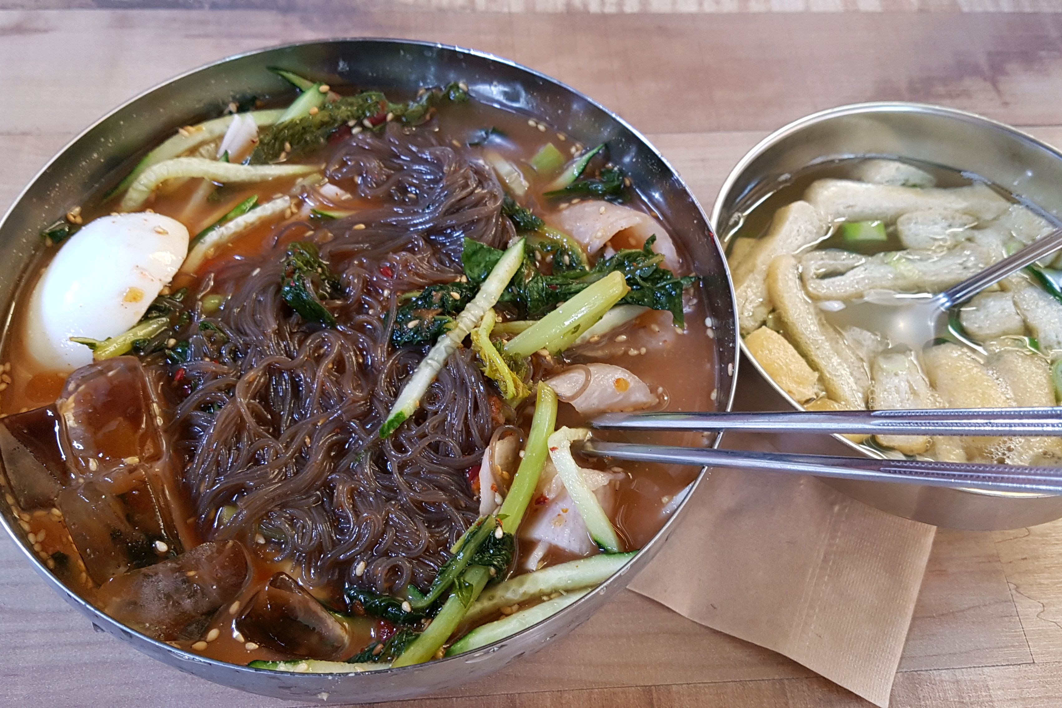 열무냉면 진짜 맛있어요. 불경기에 가격도 좋아서 여름에 자주 가는 단골 냉면집이에요. - 천호동 맛집 정천냉면