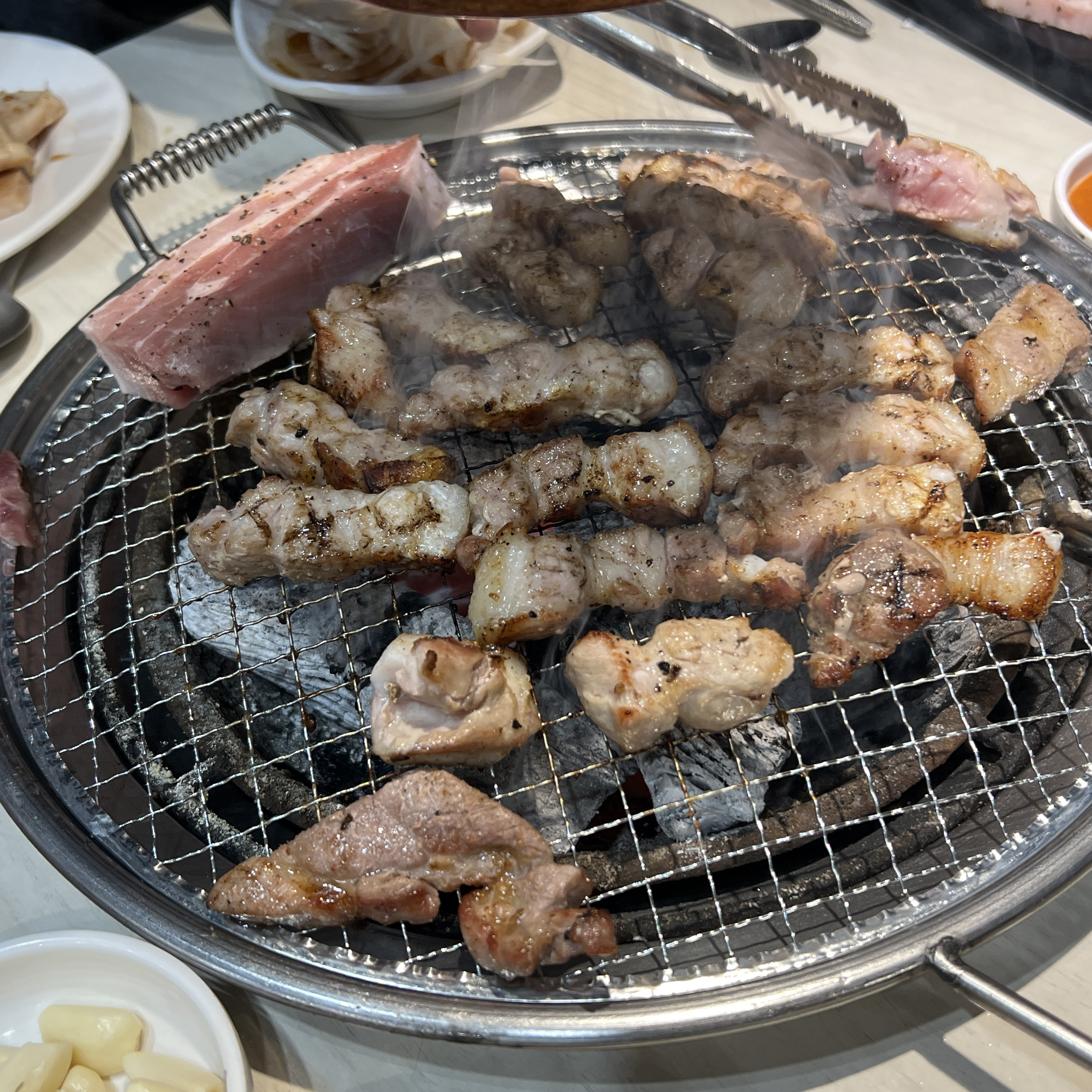 고기 종류 다양해서 골고루 엄청 먹고 뽕뽑고왔네요,, 사람 짱 많음 ㅠㅠ - 광주 신현동 맛집 명륜진사갈비 광주신현점