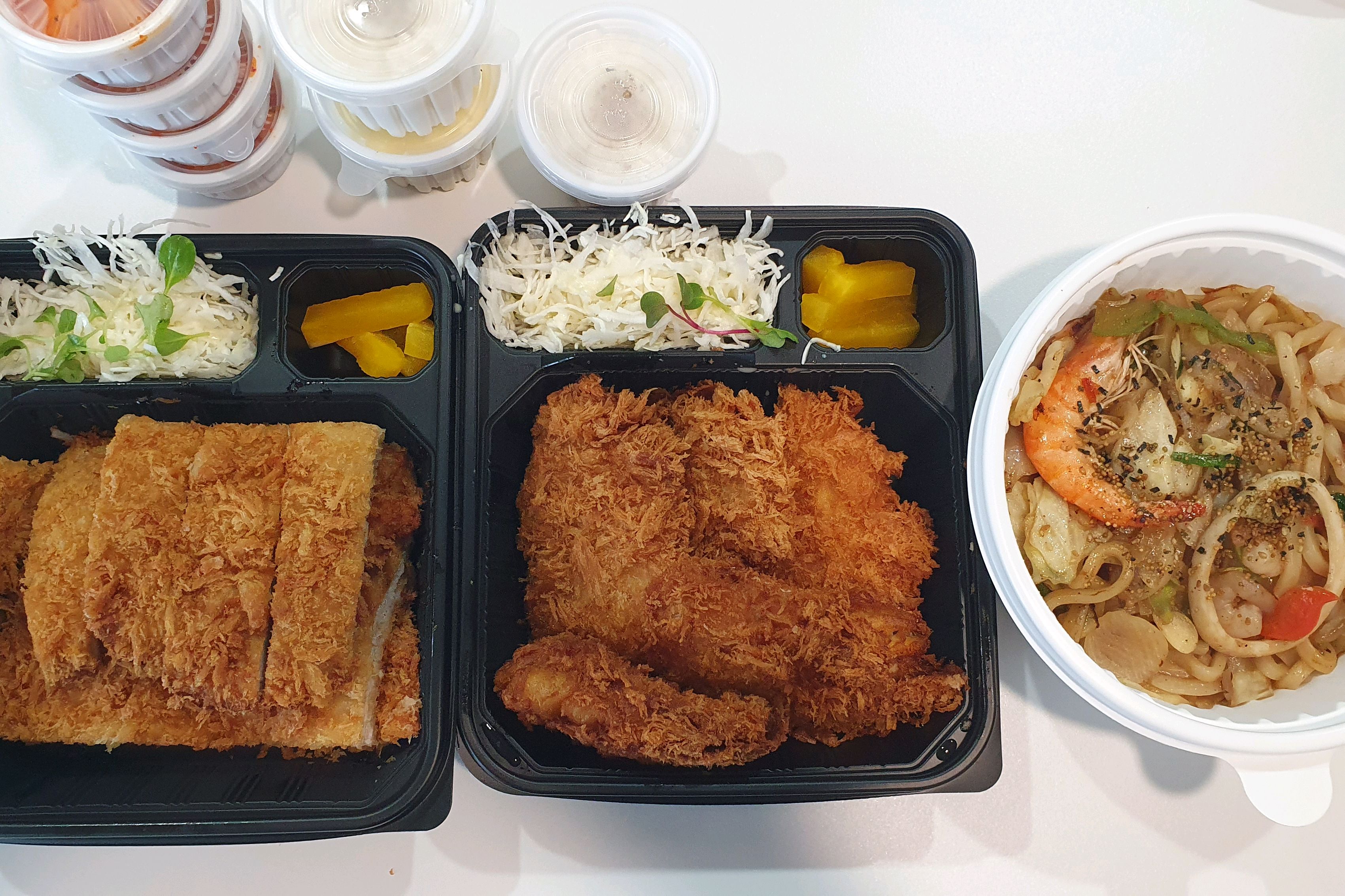 항상 웨이팅해야해서 포장해서 집에서 먹었습니다 - 서산 호수공원 맛집 홍익돈까스 서산점