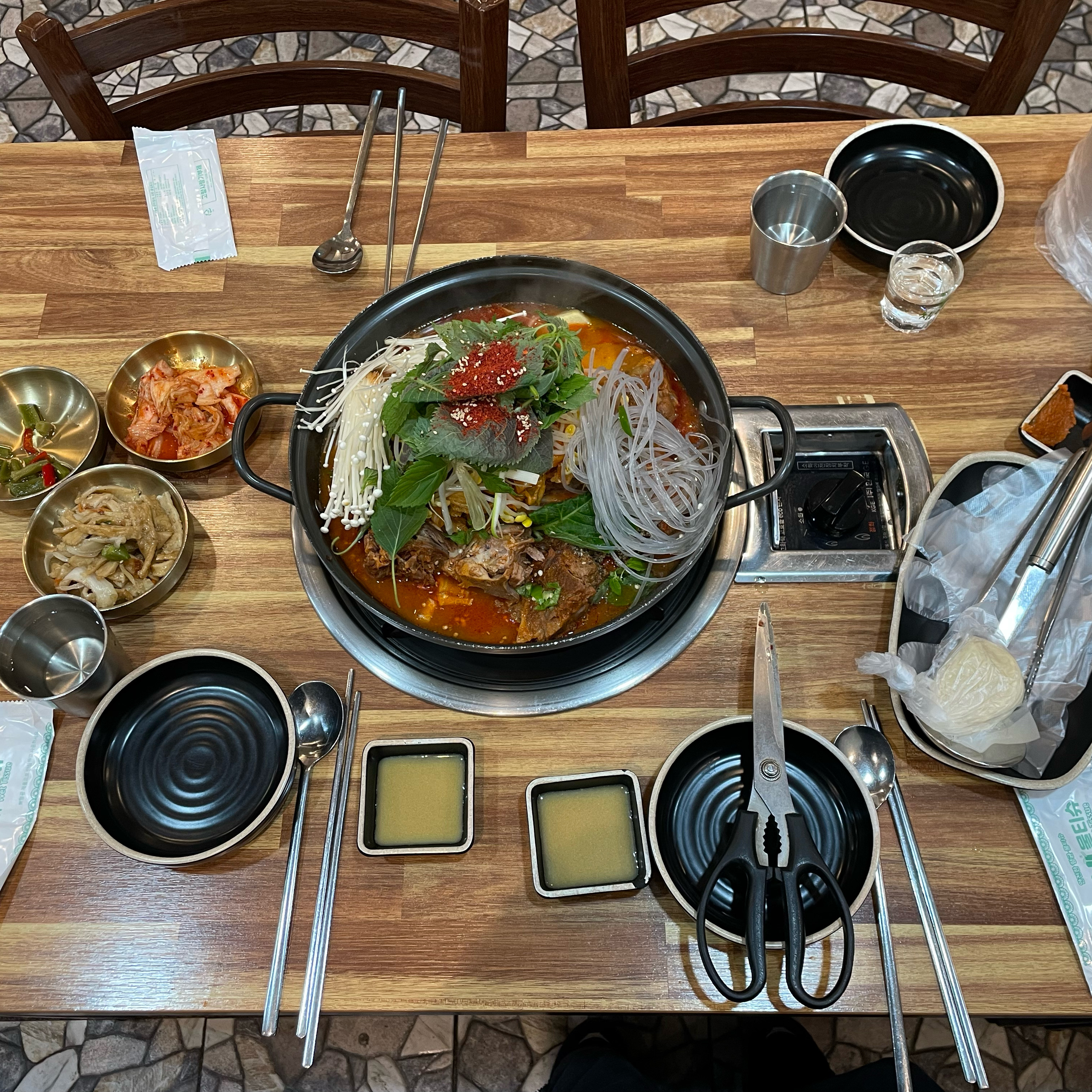24시라 언제든 방문 가능하구, 직원분도 친절해용! - 제주 맛집 24시제주해장국