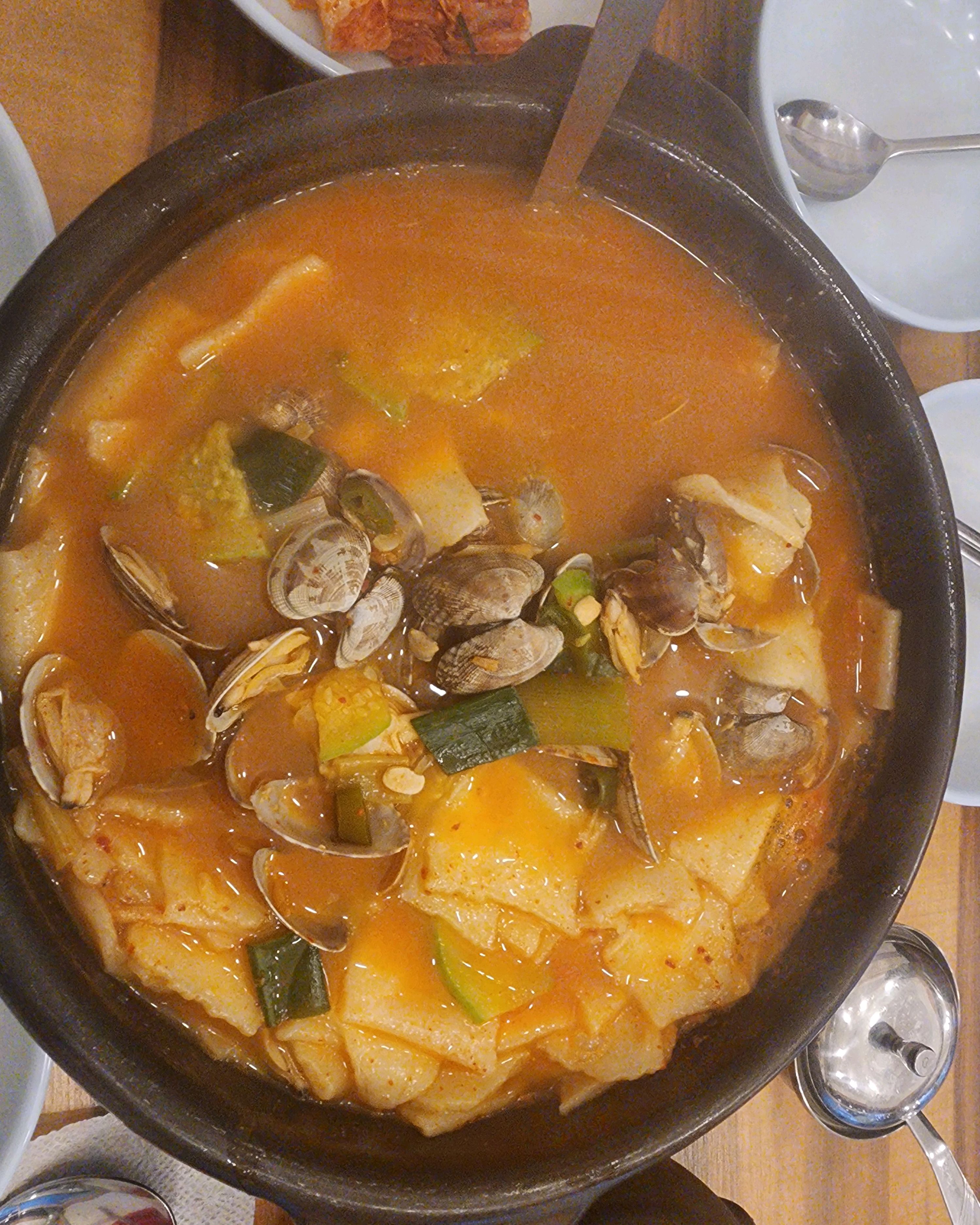 그 집이 맛집인지 아닌지는 세번째 방문했을 때도 맛있으면 맛집이라고 개인적으로 생각함. 오