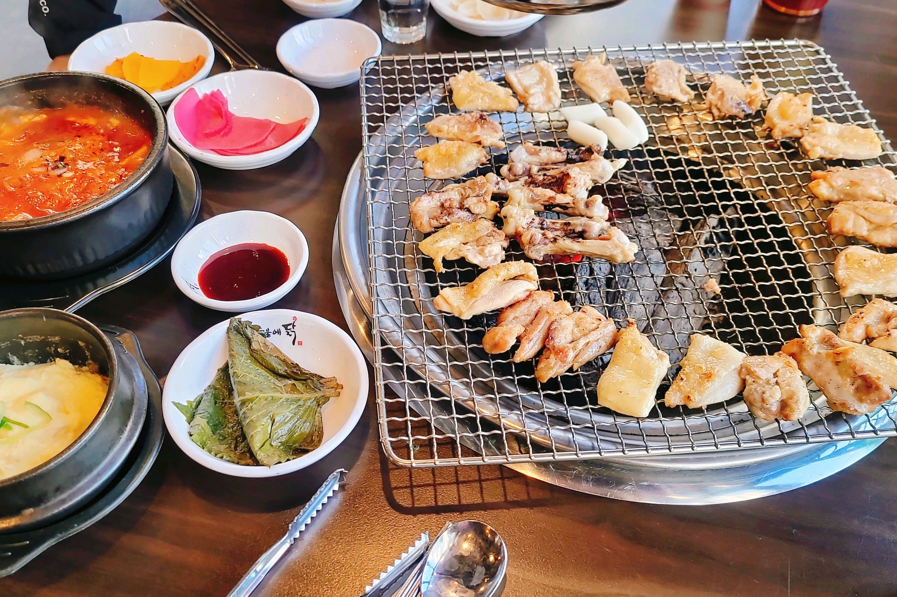 
초지역식당 숯불에닭 초지역점