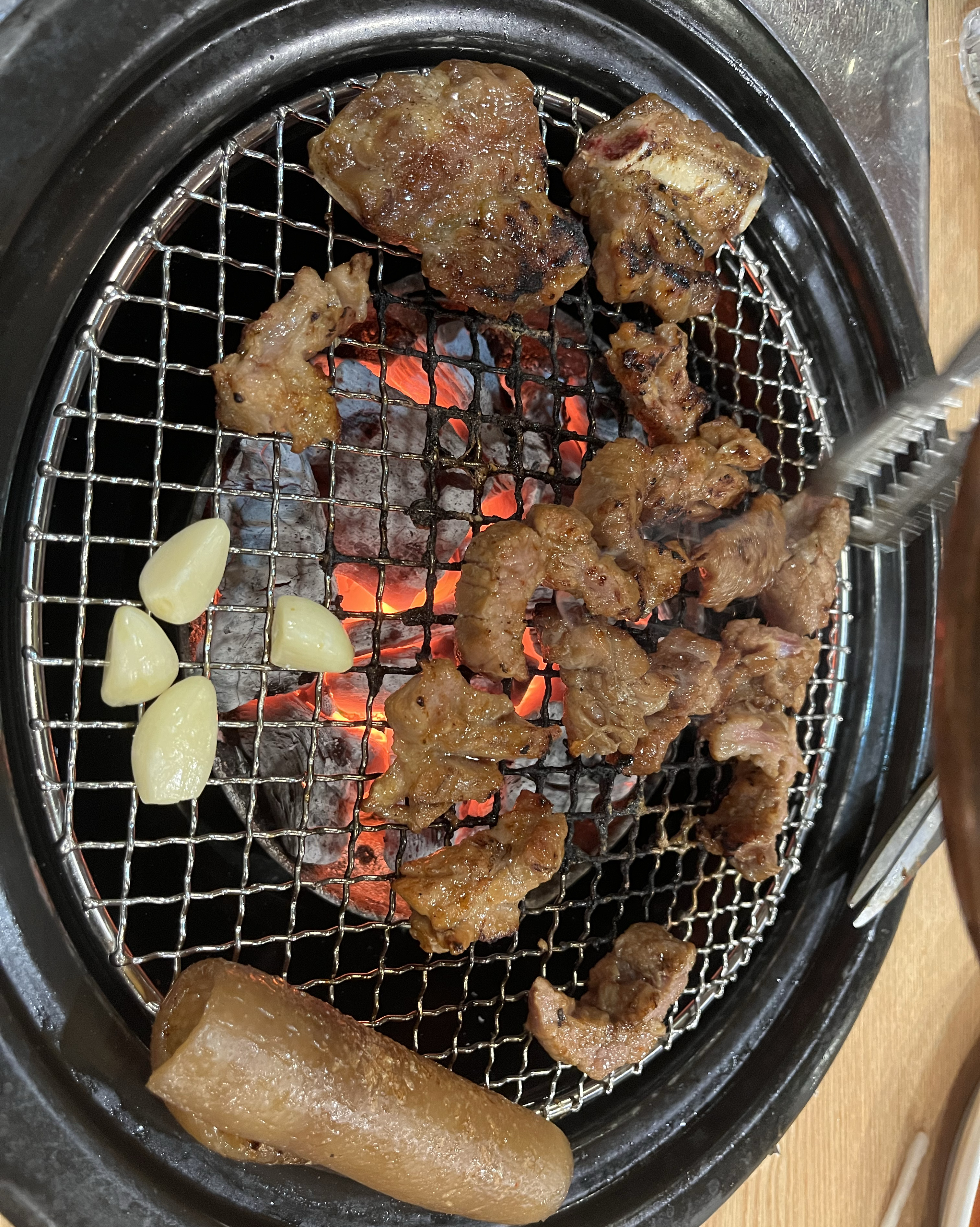정신없이 바쁜데 추가반찬도 잘 가져다 주시고 - 천호동 맛집 참나무본가 천호점