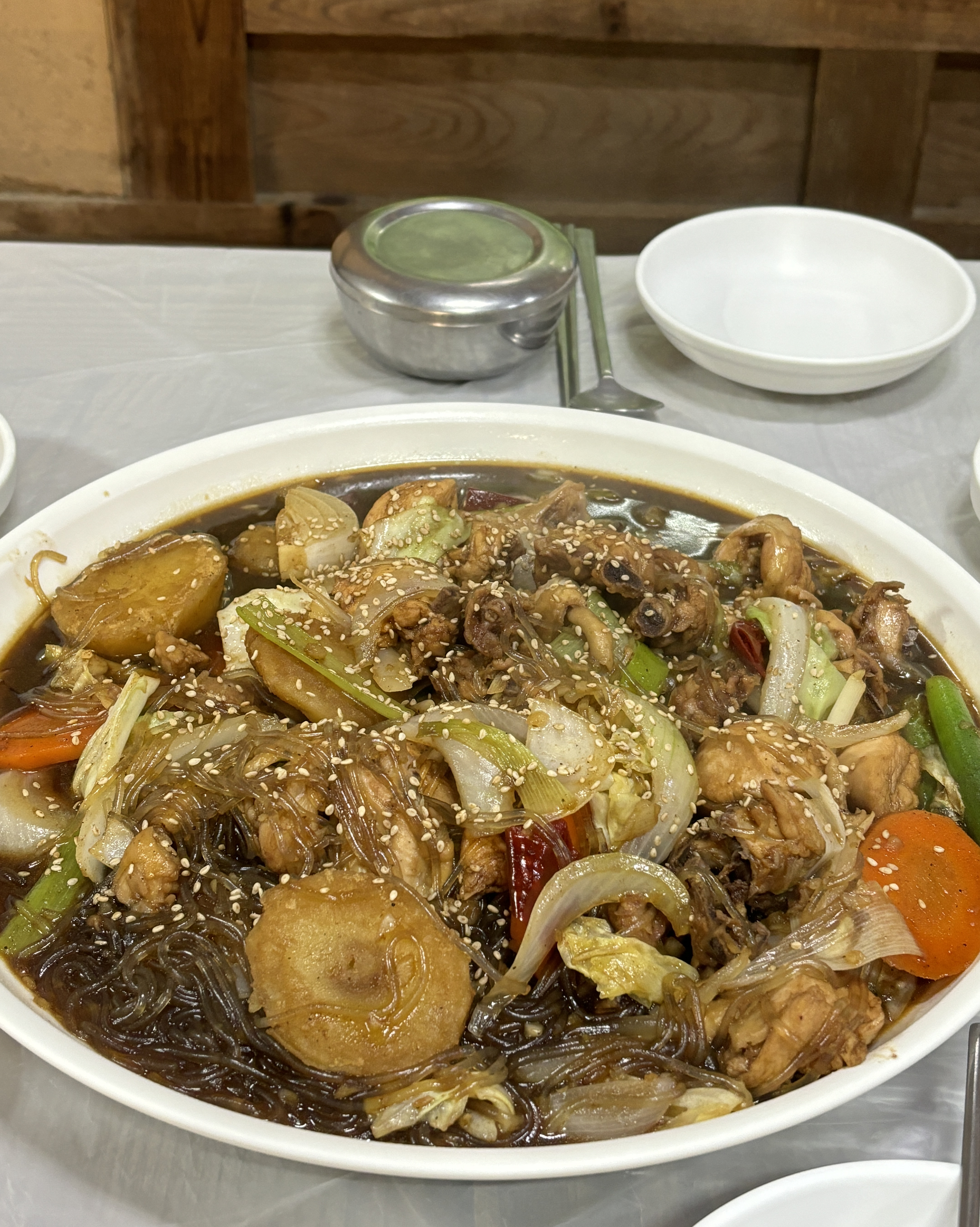 식당 내부도 깔끔 , 맛도 깔끔합니다! - 하회마을 맛집 하회민속식당