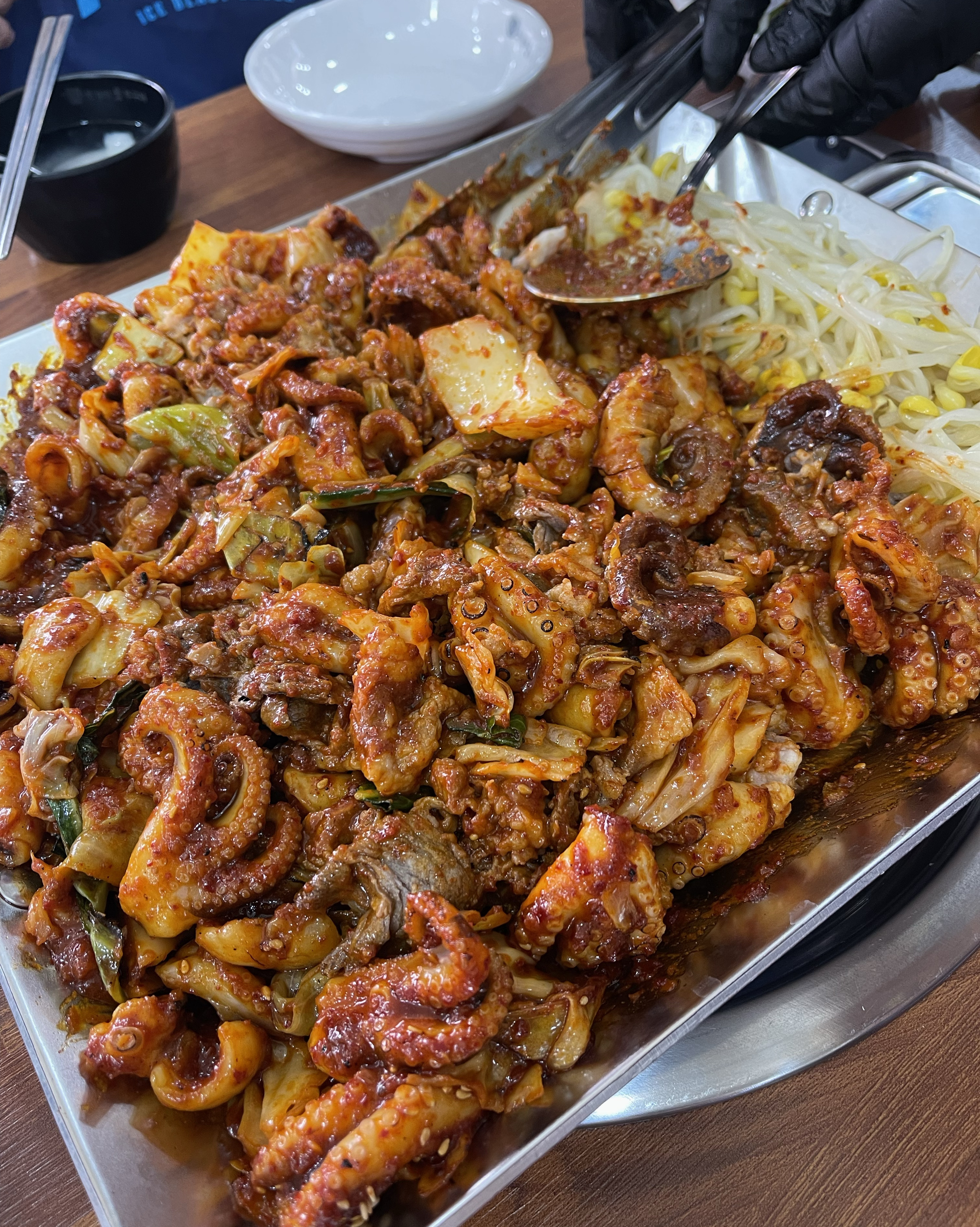 쭈꾸미가 크고 통통해요 양념도 입에 착착 붙고 너무 맛있어요!!ㅎㅎㅎ 들깨수제비도 짜지 않