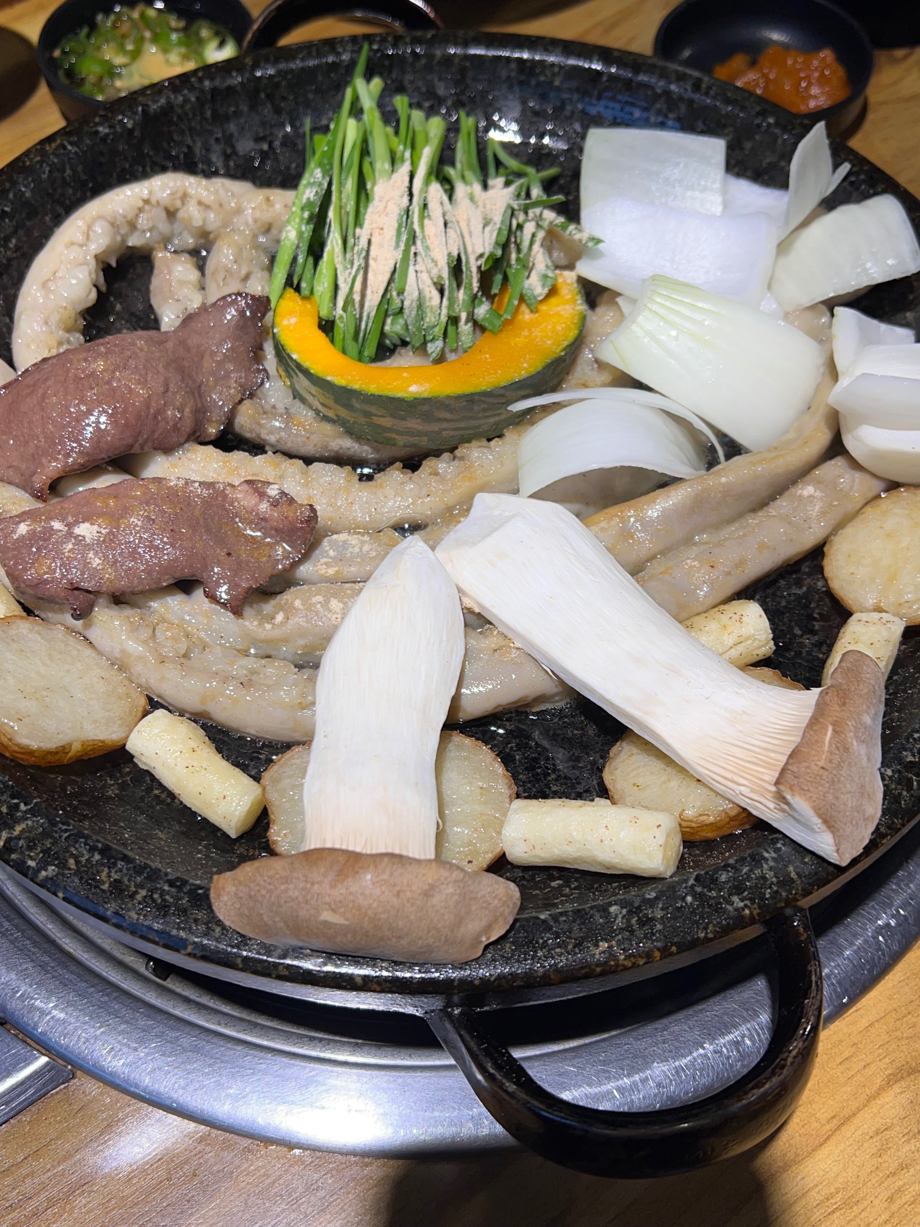 진짜 너무 맛있어요. 인생 곱창집 ㅎㅎ 20년 가까이 한자리에 있는데 그럼 맛집 인정이죠?