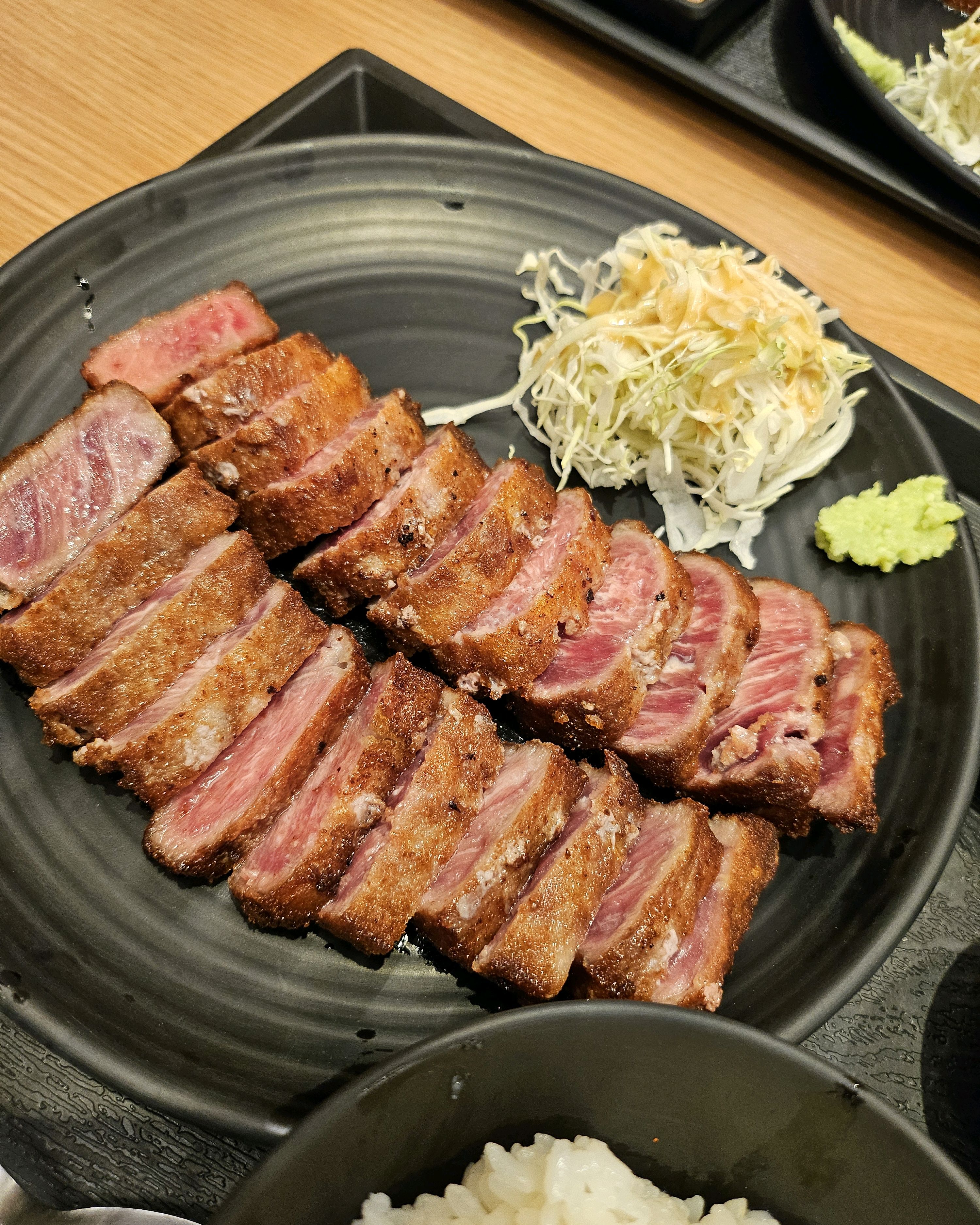 아이랑 같이 먹으러왔는데, 맛있고 고기도 질기거나 뻑뻑하지 않고 부드러워서 맛있게 먹었어요