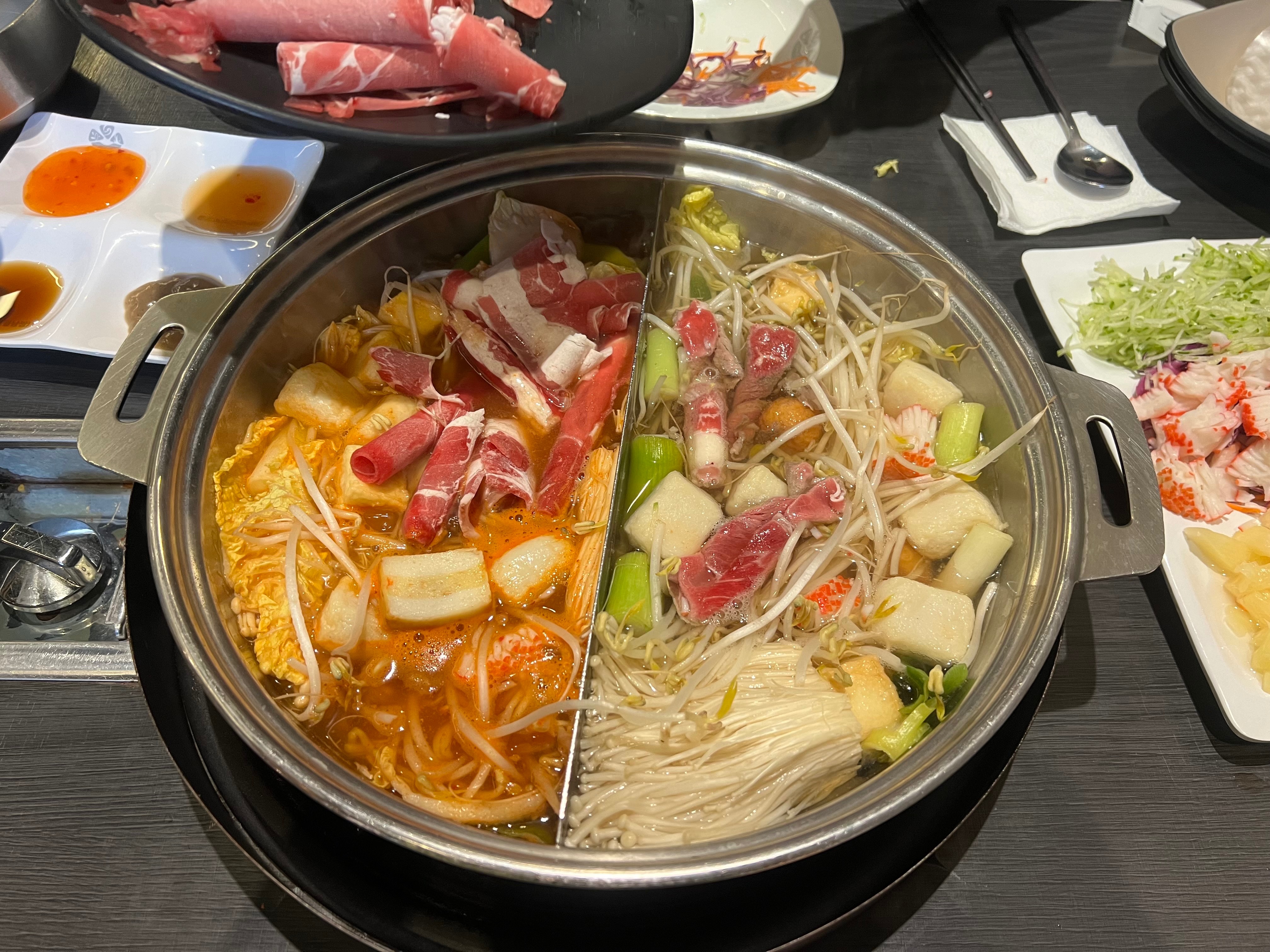 재료도 신선하고 맛있어요. 사장님도 이쁘시고 직원분들도 친절하시고 좋았어요. - 화곡동 맛집 소담촌 화곡점