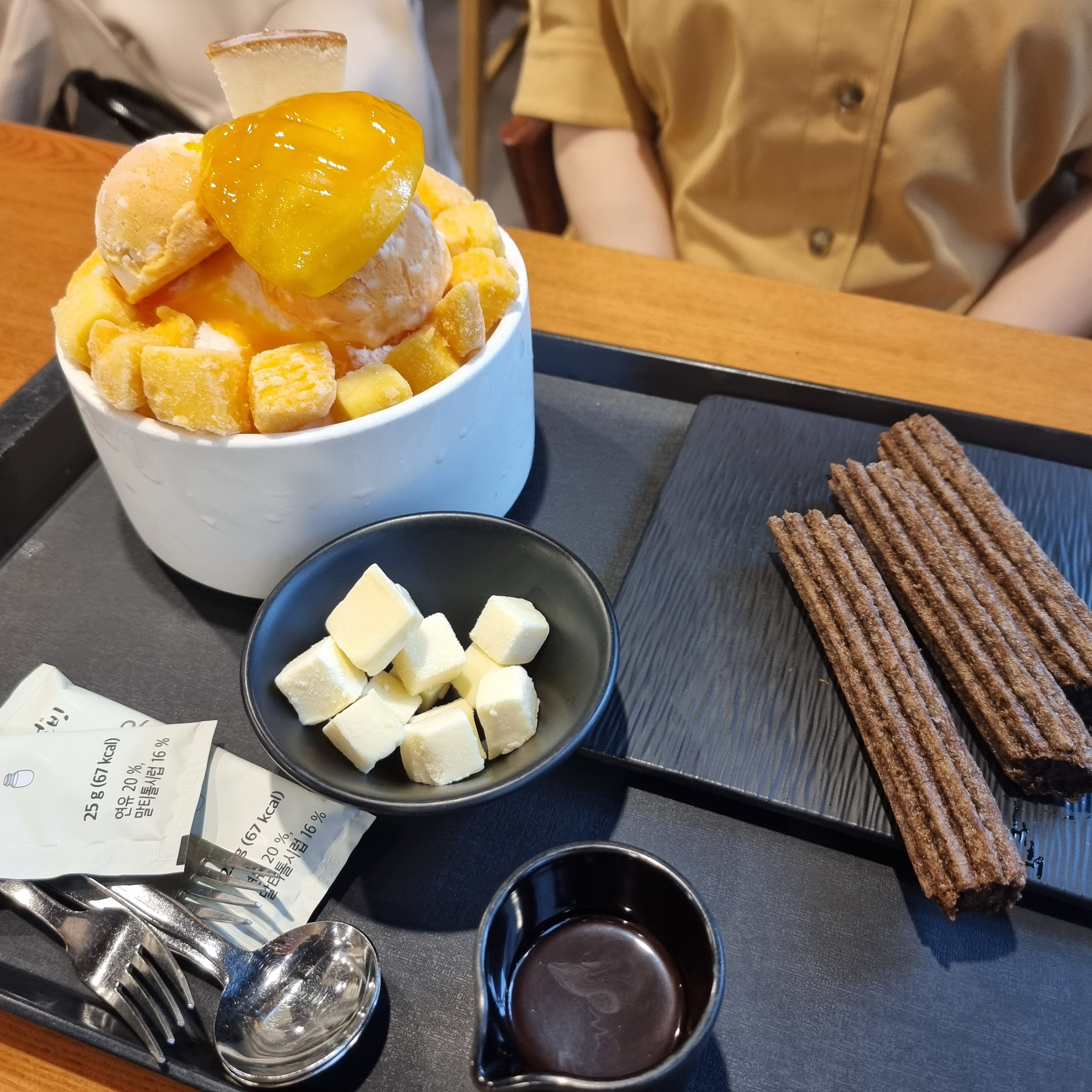역시설빙맛나요~ 츄러스는 다른 매장보다 더 맛있네요~ 설빙역시디저트맛집! - 천호동 맛집 설빙 천호로데오점