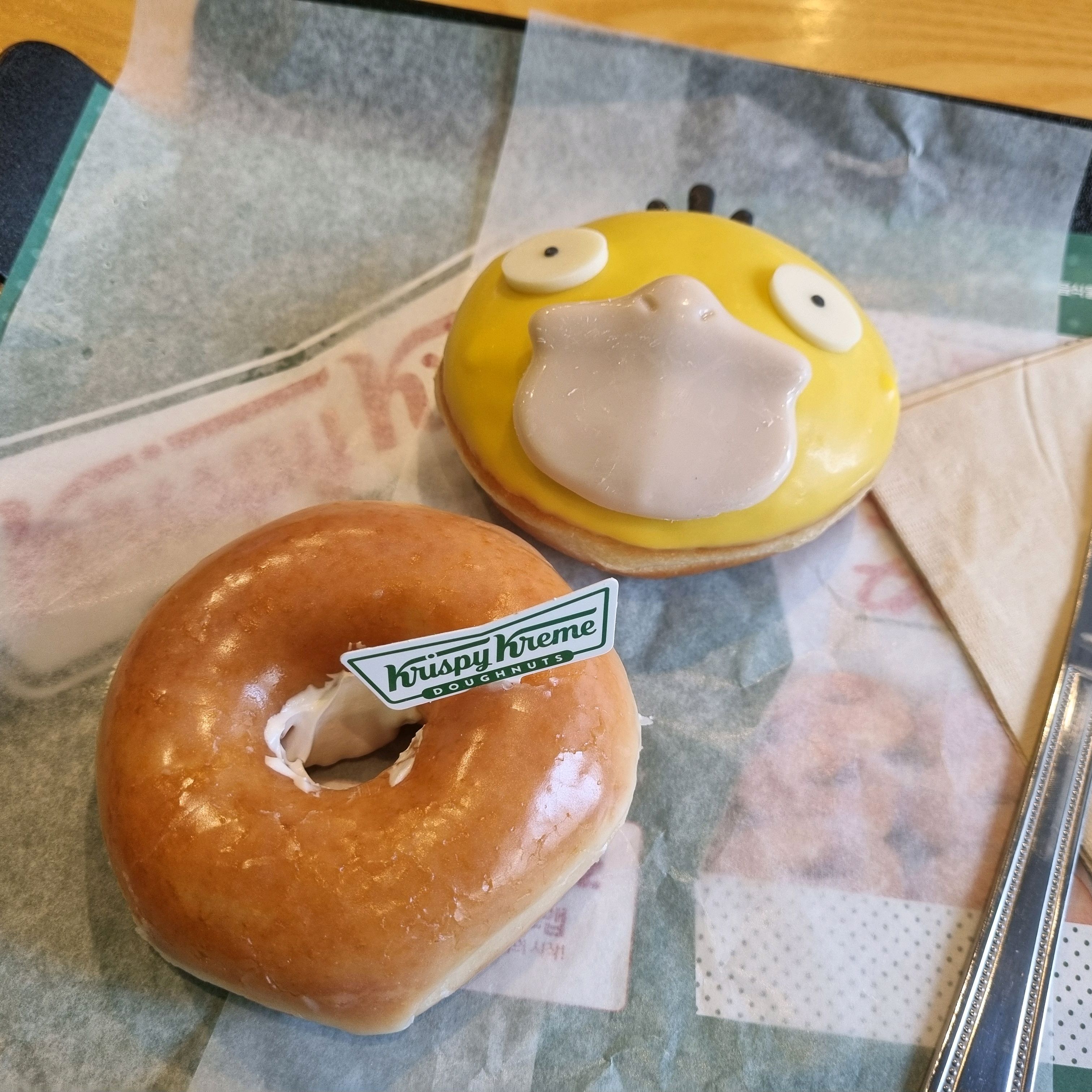 포켓몬 너무 귀엽네요 ^^ - 구월동 맛집 크리스피크림도넛 인천구월점