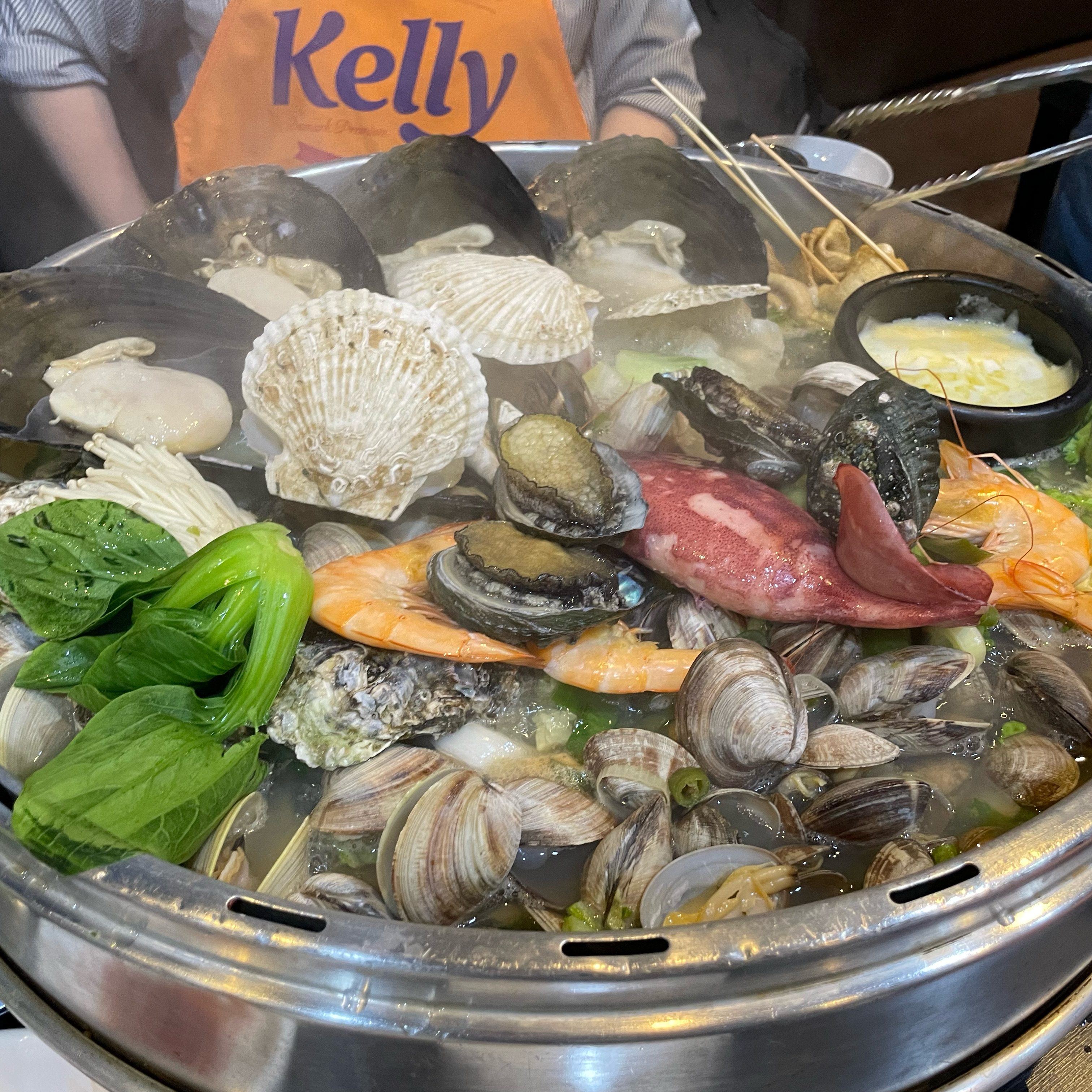  시청역 해물 칼국수 전문점 바다한가득 조개전골 무교동점