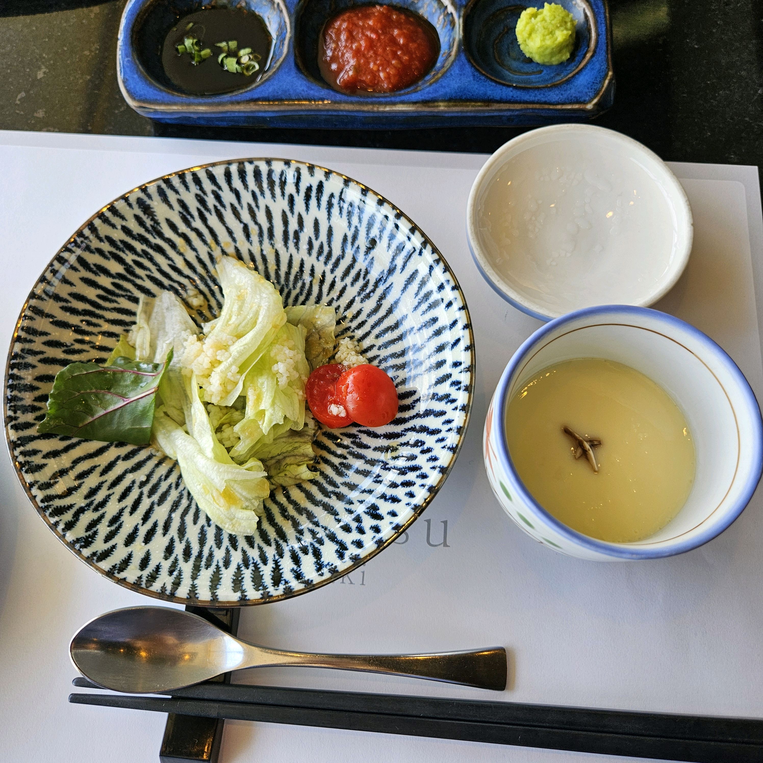 점심에 부모님 모시고 갔는데 양이 적을 줄 알았는데 적당했어요! 음식들도 다 맛있고, 특히